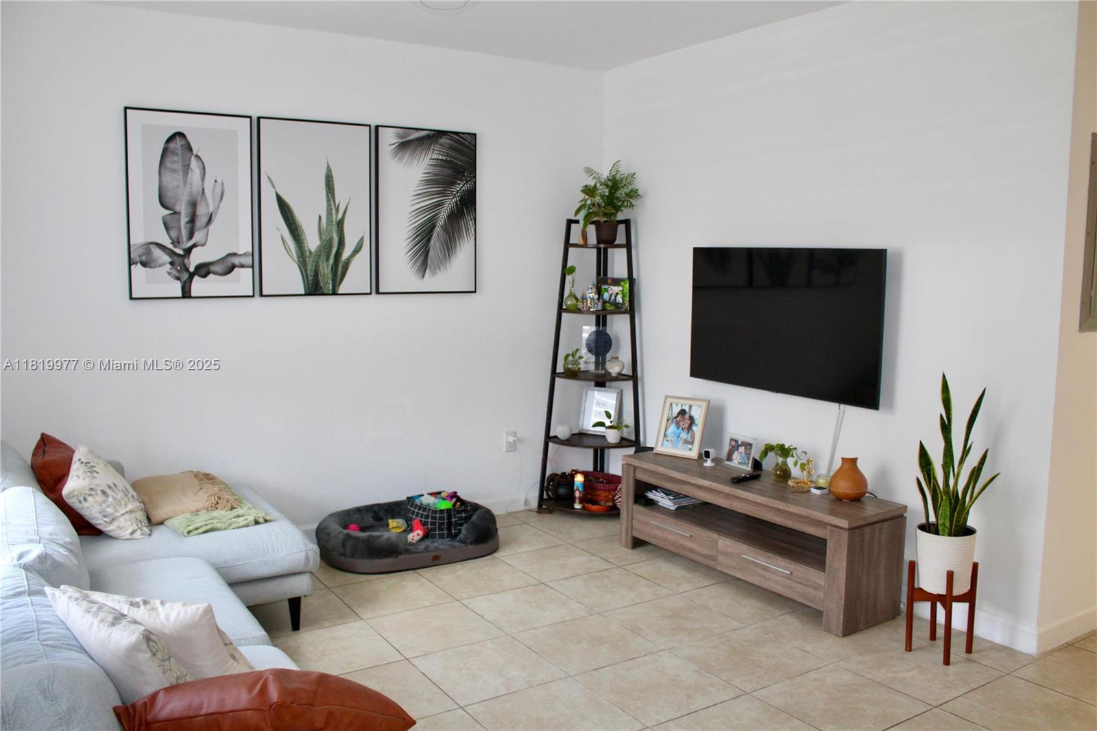 581 SE 32nd Ter, Homestead, Florida image 4