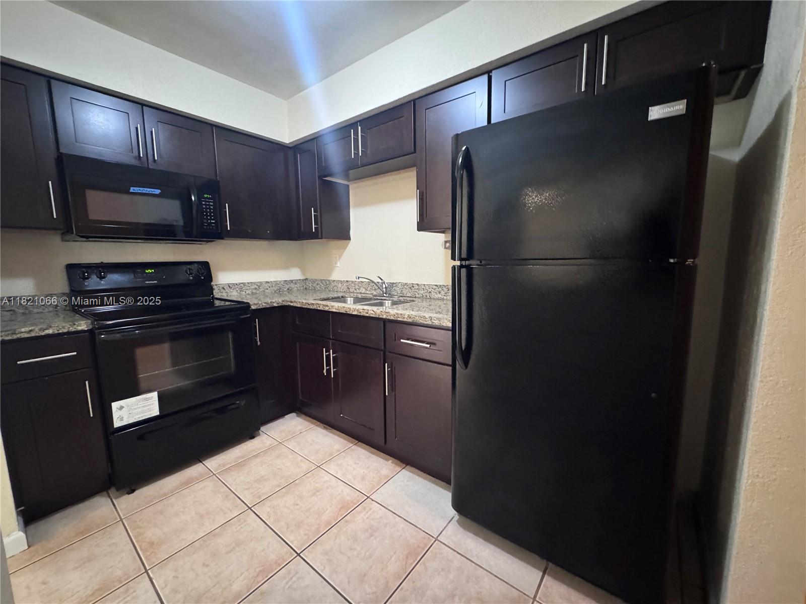 7640 NW 16th Ct, Pembroke Pines, Florida image 11