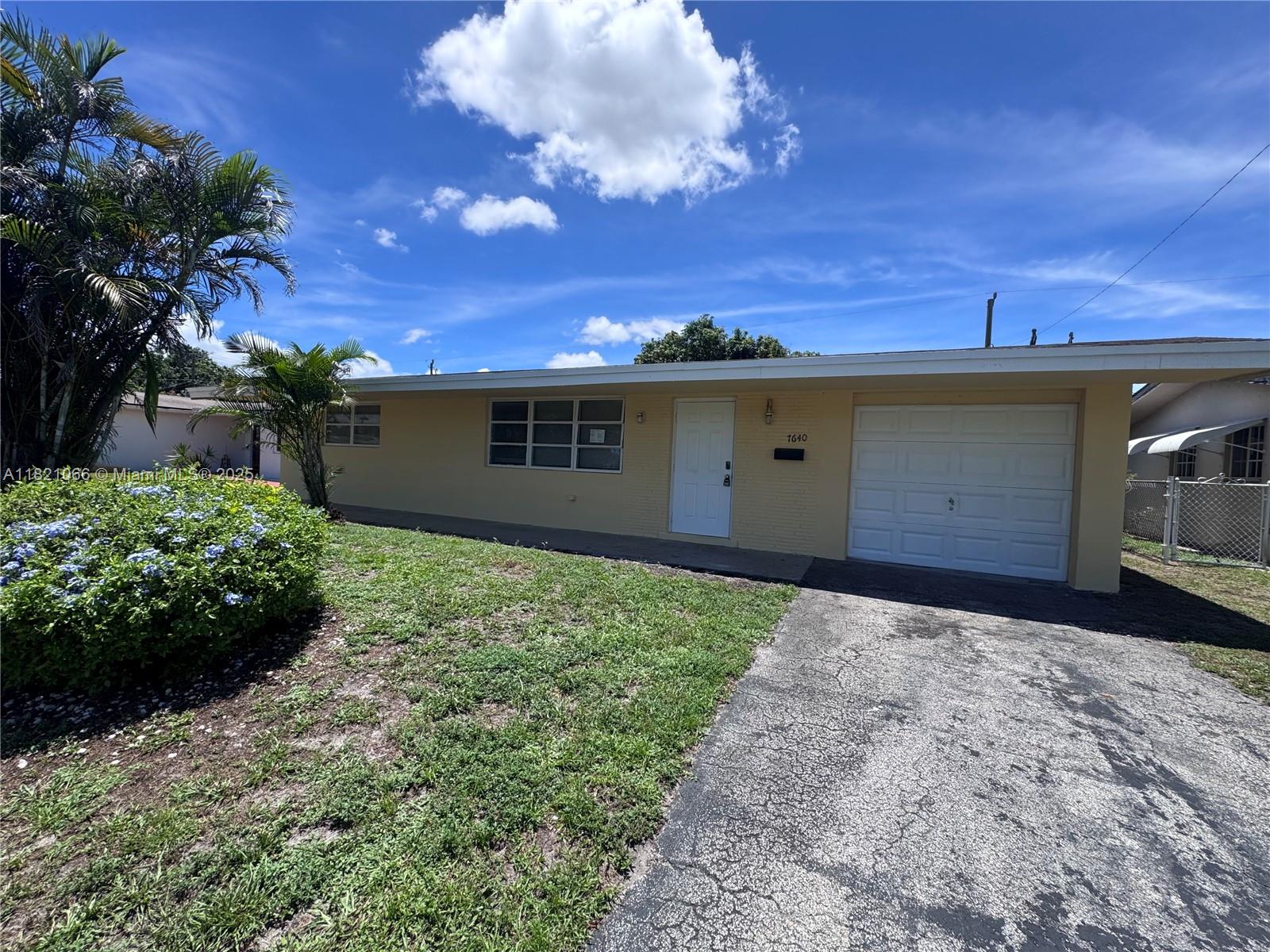 7640 NW 16th Ct, Pembroke Pines, Florida image 2
