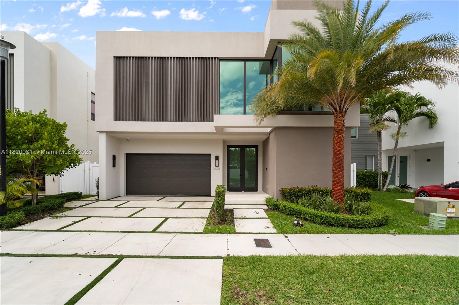 10459 NW 68th Ter, Doral, Florida image 2
