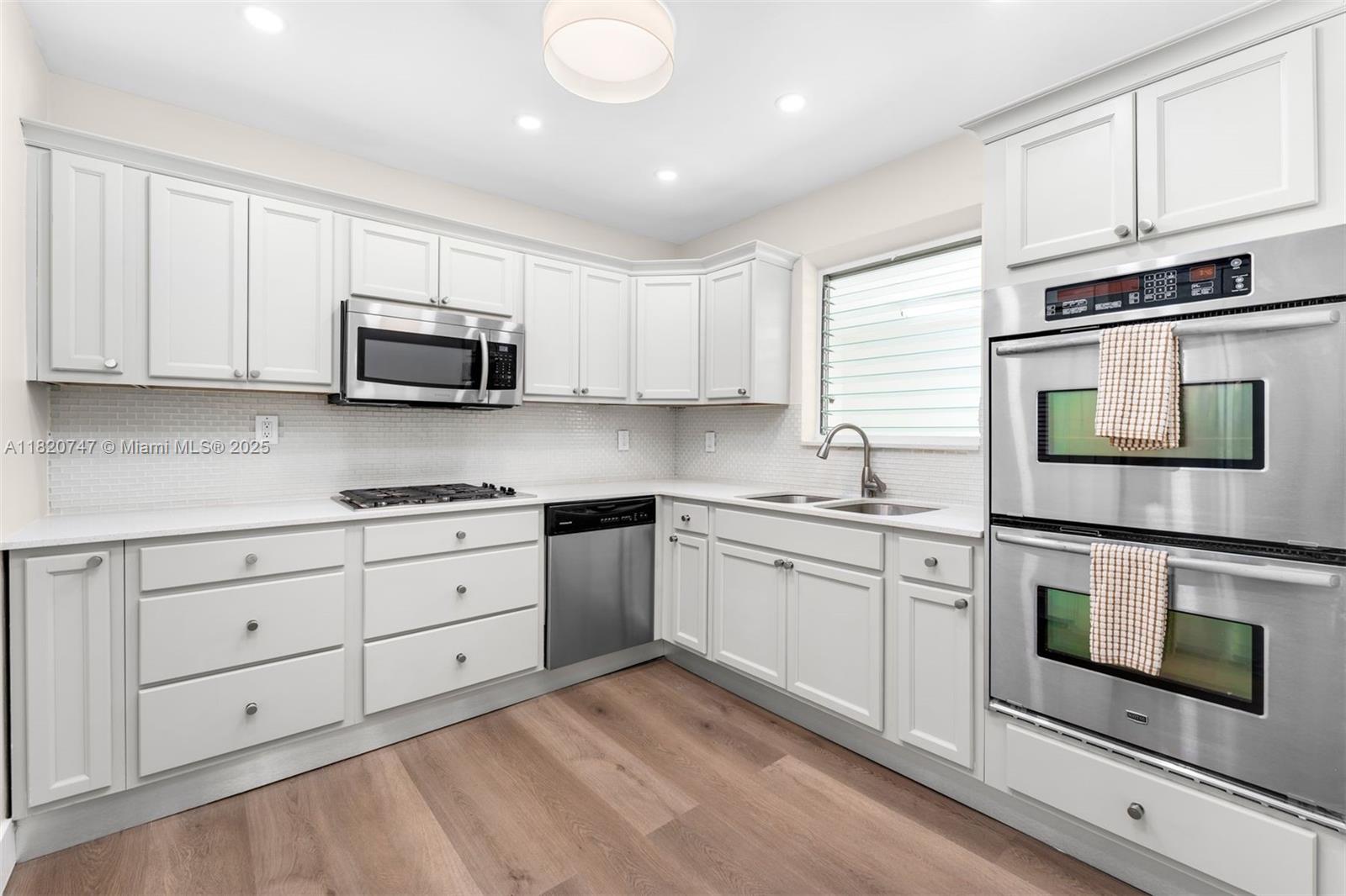 427 W 43rd St, Miami Beach, Florida image 6