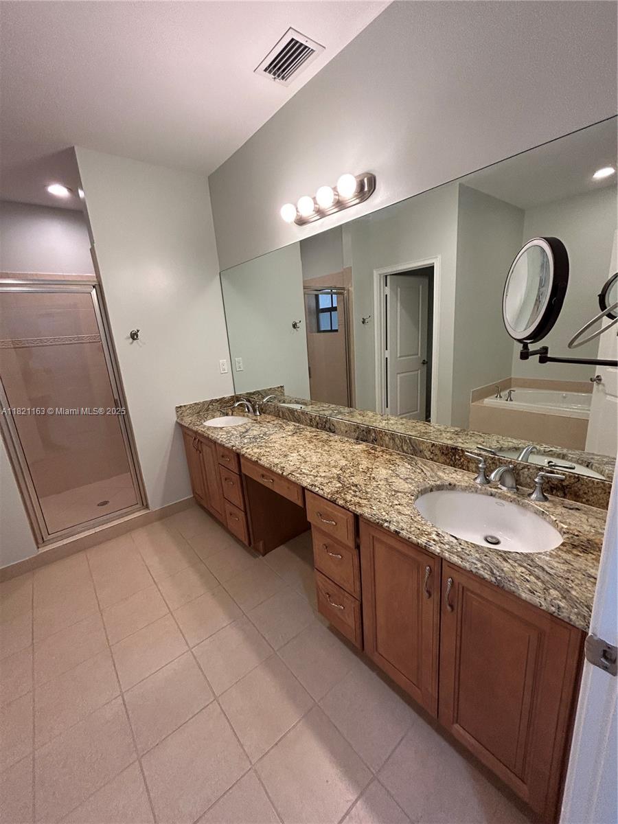 2837 Hidden Harbour Ct, Dania Beach, Florida image 24