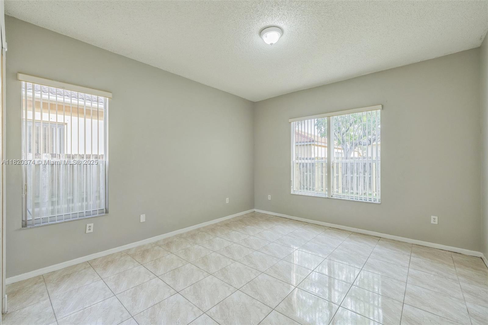 1951 NE 3rd Ct, Homestead, Florida image 5