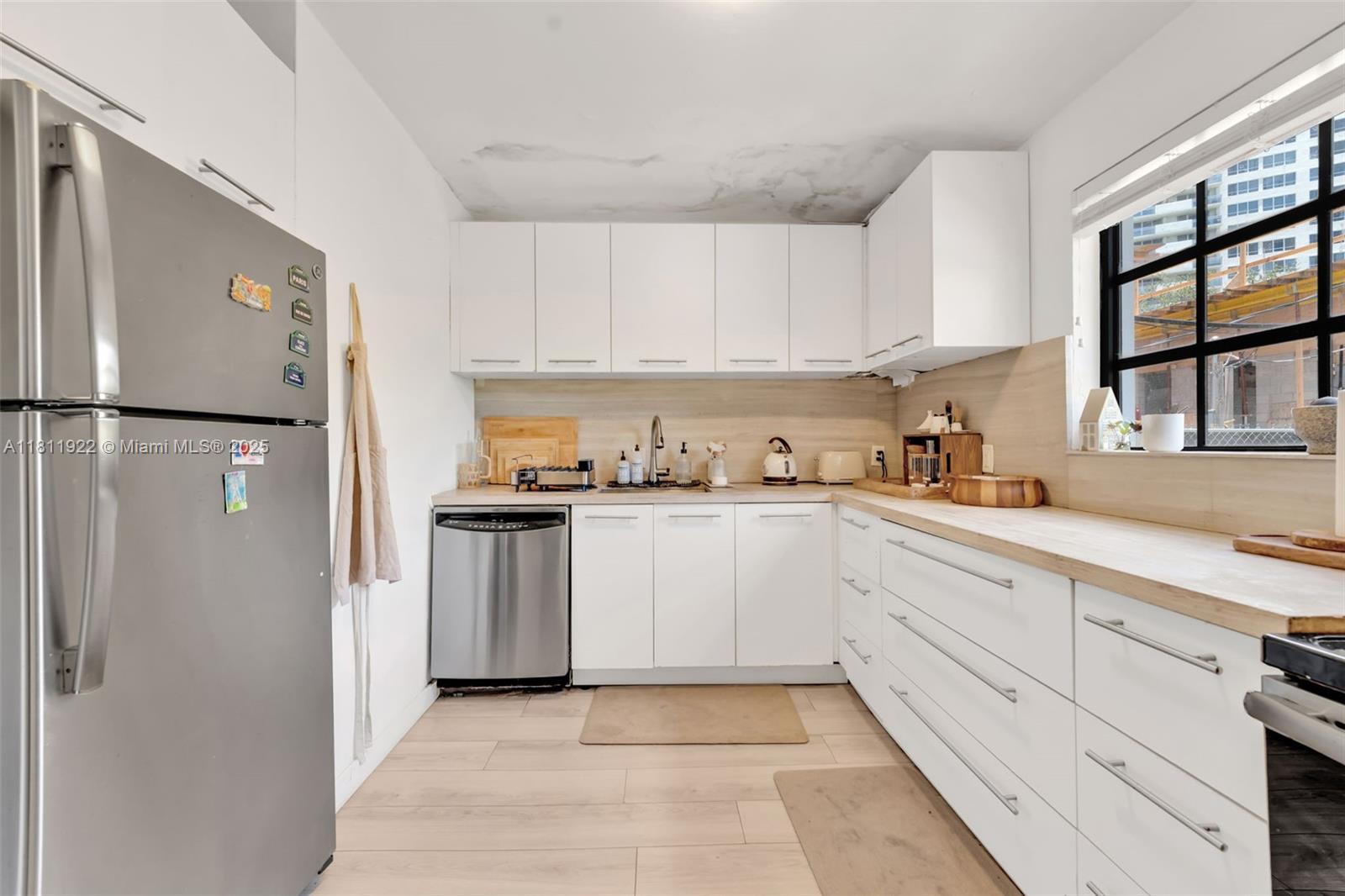 1339 14th Ter, Miami Beach, Florida image 10