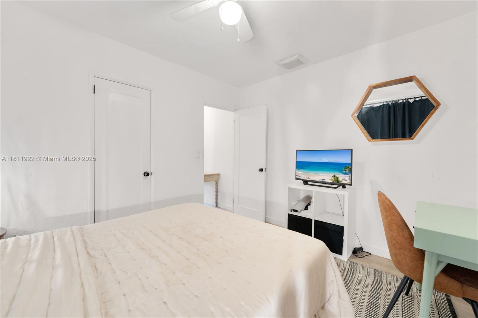 1339 14th Ter, Miami Beach, Florida image 15
