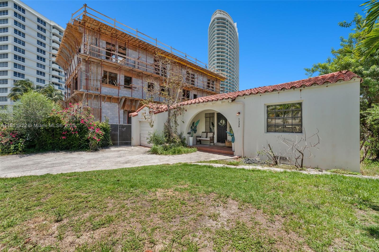 1339 14th Ter, Miami Beach, Florida image 2