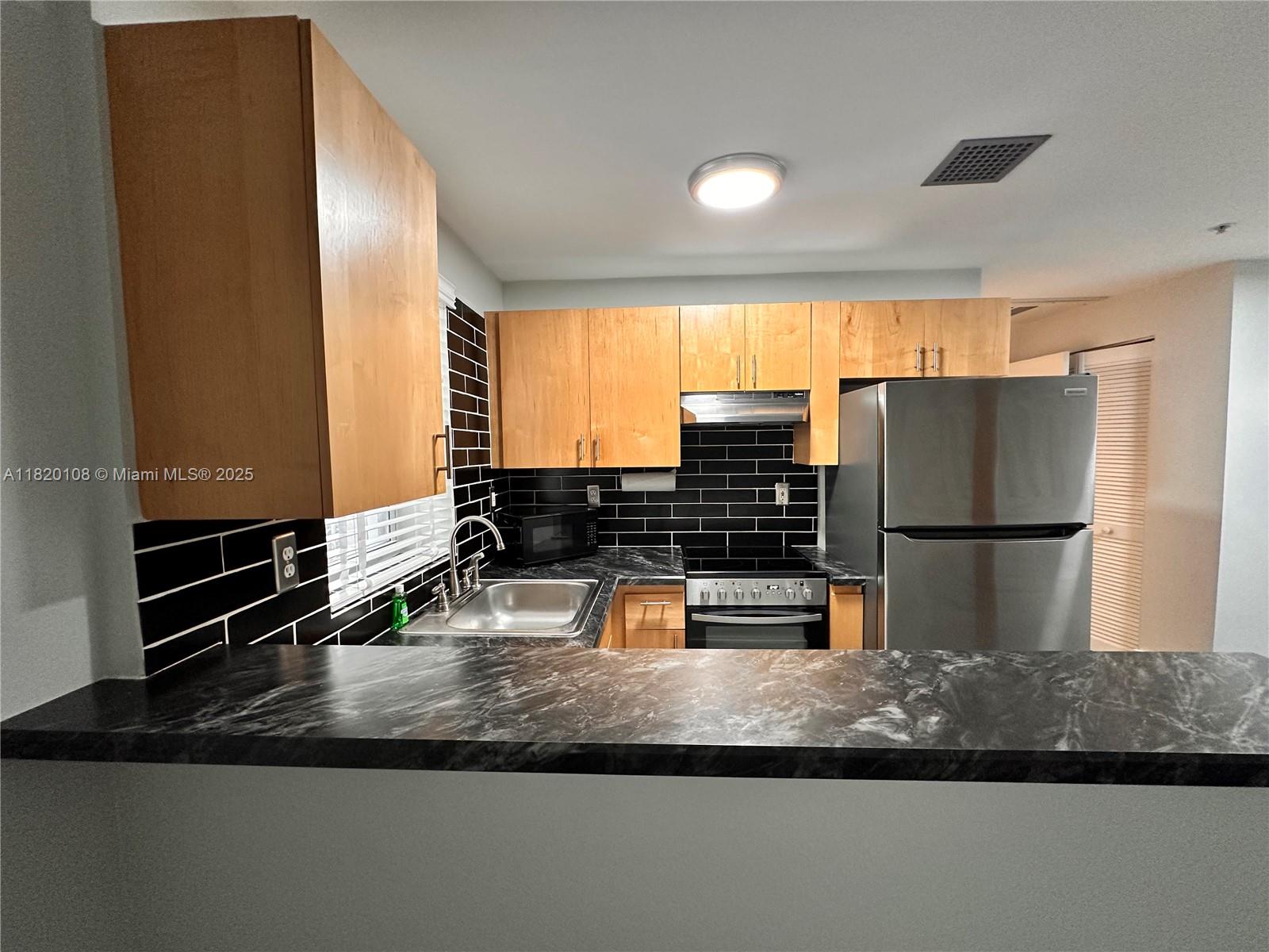 1542 Drexel Ave #107, Miami Beach, Florida image 15