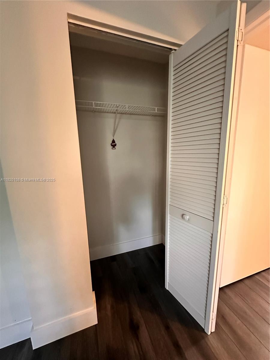 1542 Drexel Ave #107, Miami Beach, Florida image 9