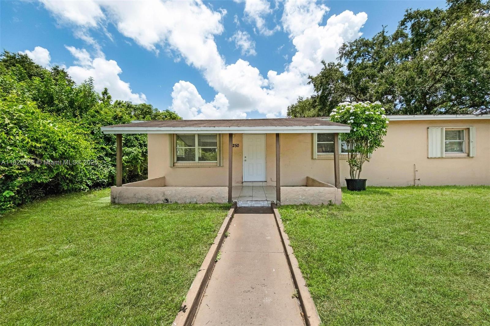 2250 NW 180th Ter, Miami Gardens, Florida image 2
