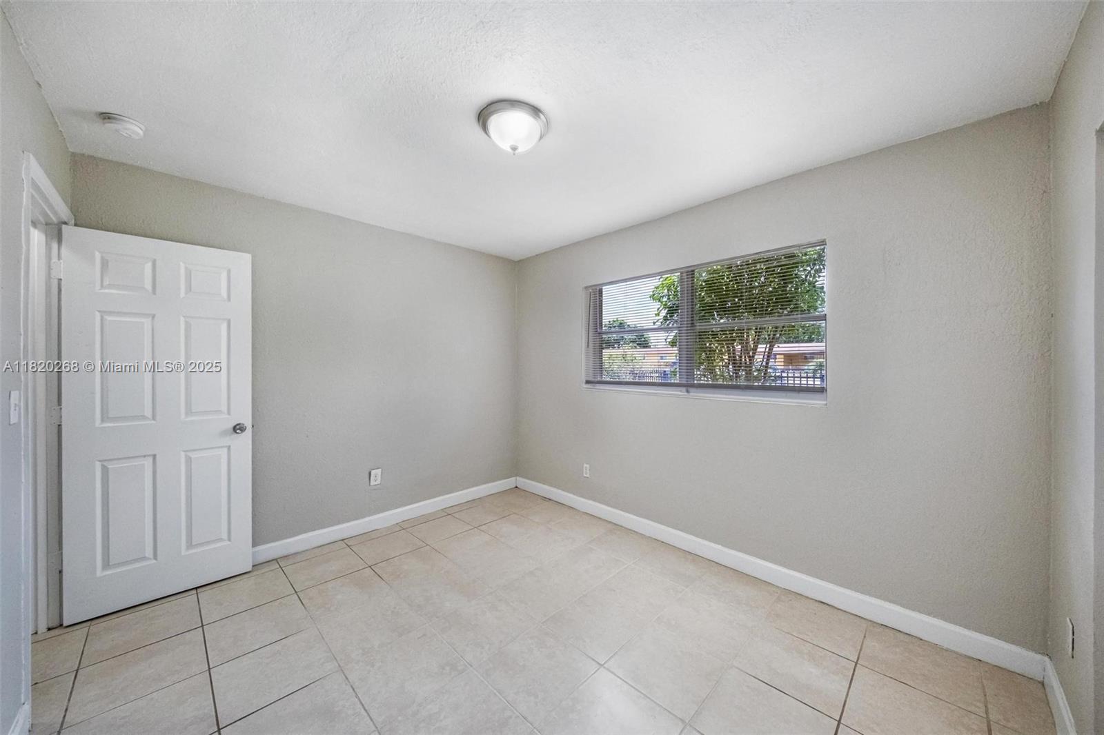 2250 NW 180th Ter, Miami Gardens, Florida image 14