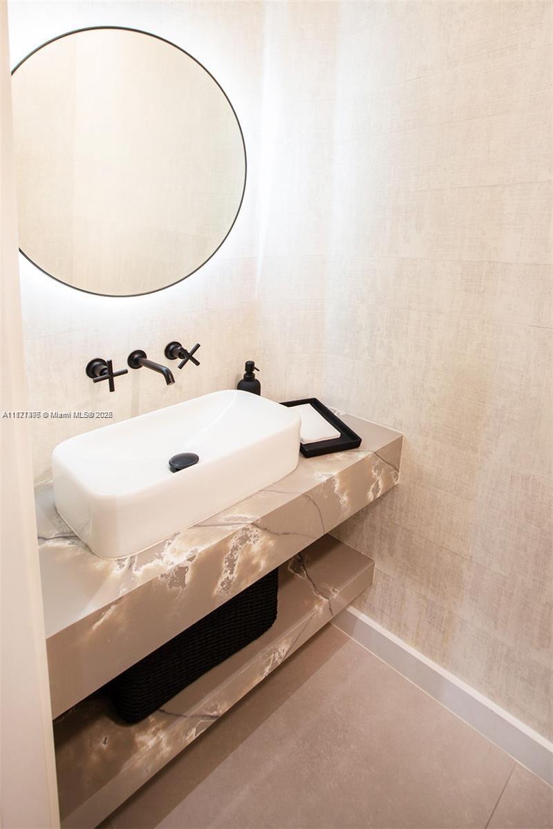 10857 NW 84th St, Doral, Florida image 24