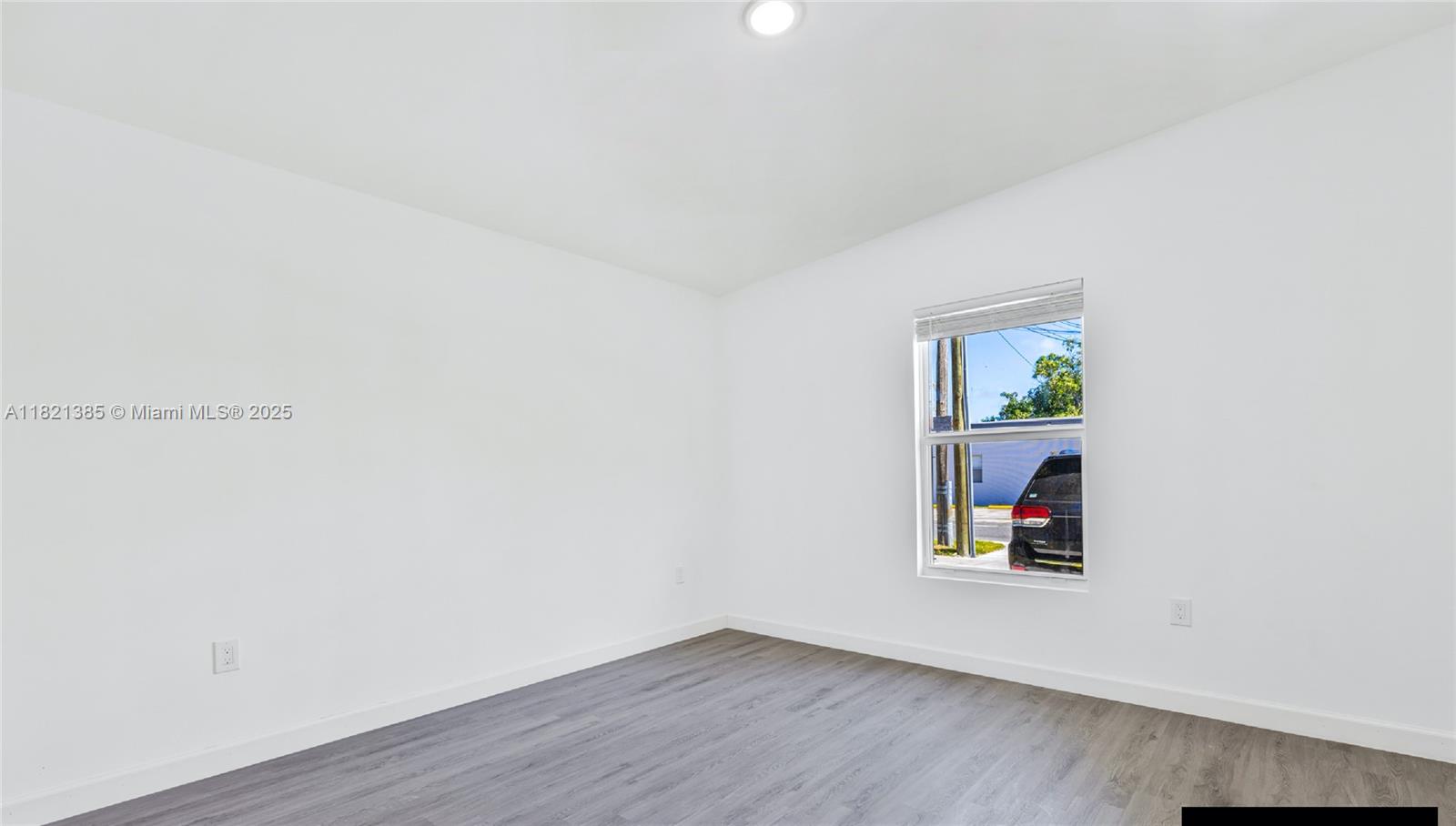 Property photo # 6