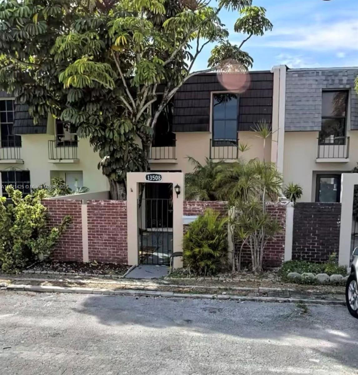 Property photo # 0