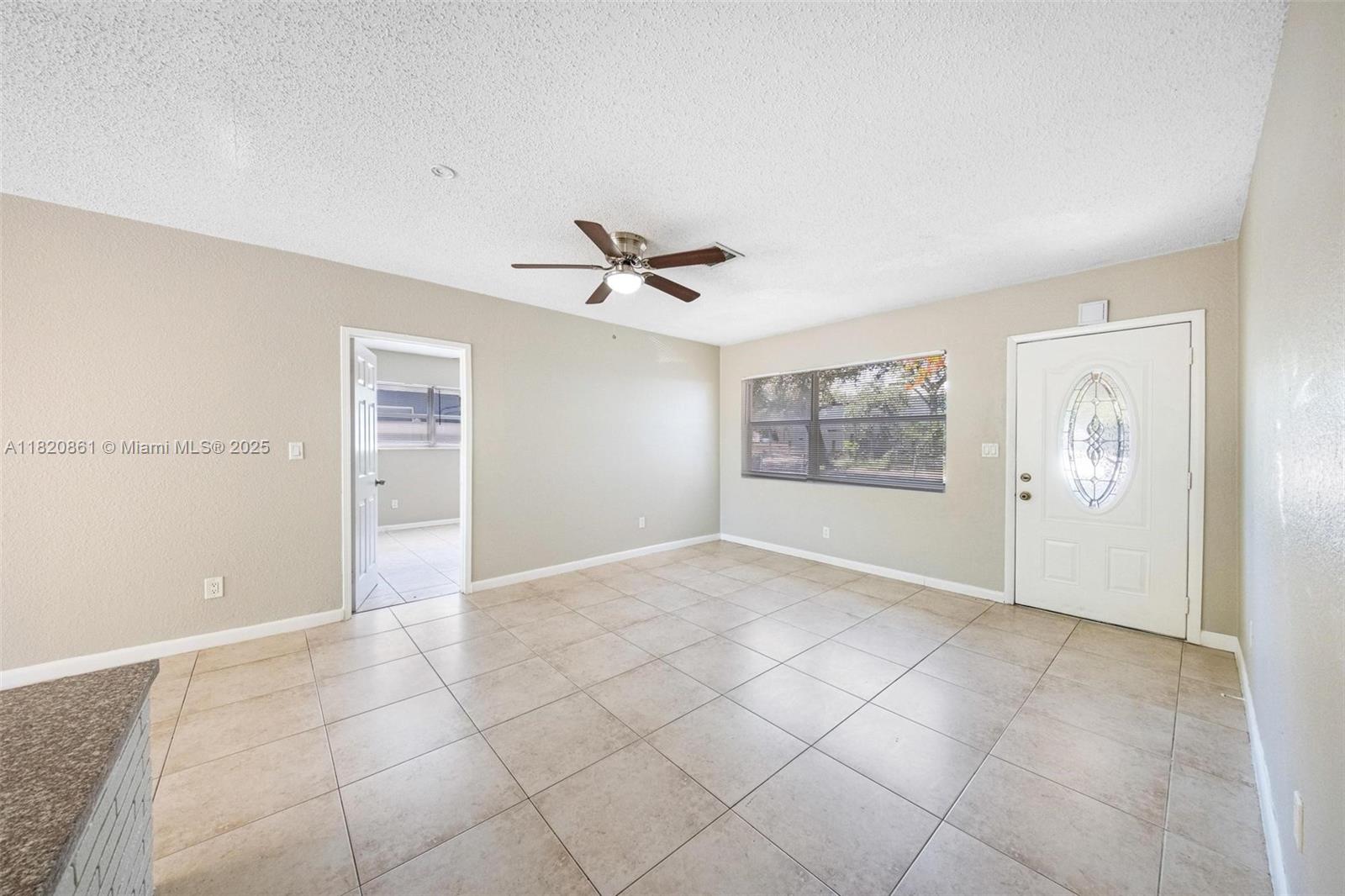 6442 Oak St, Hollywood, Florida image 9