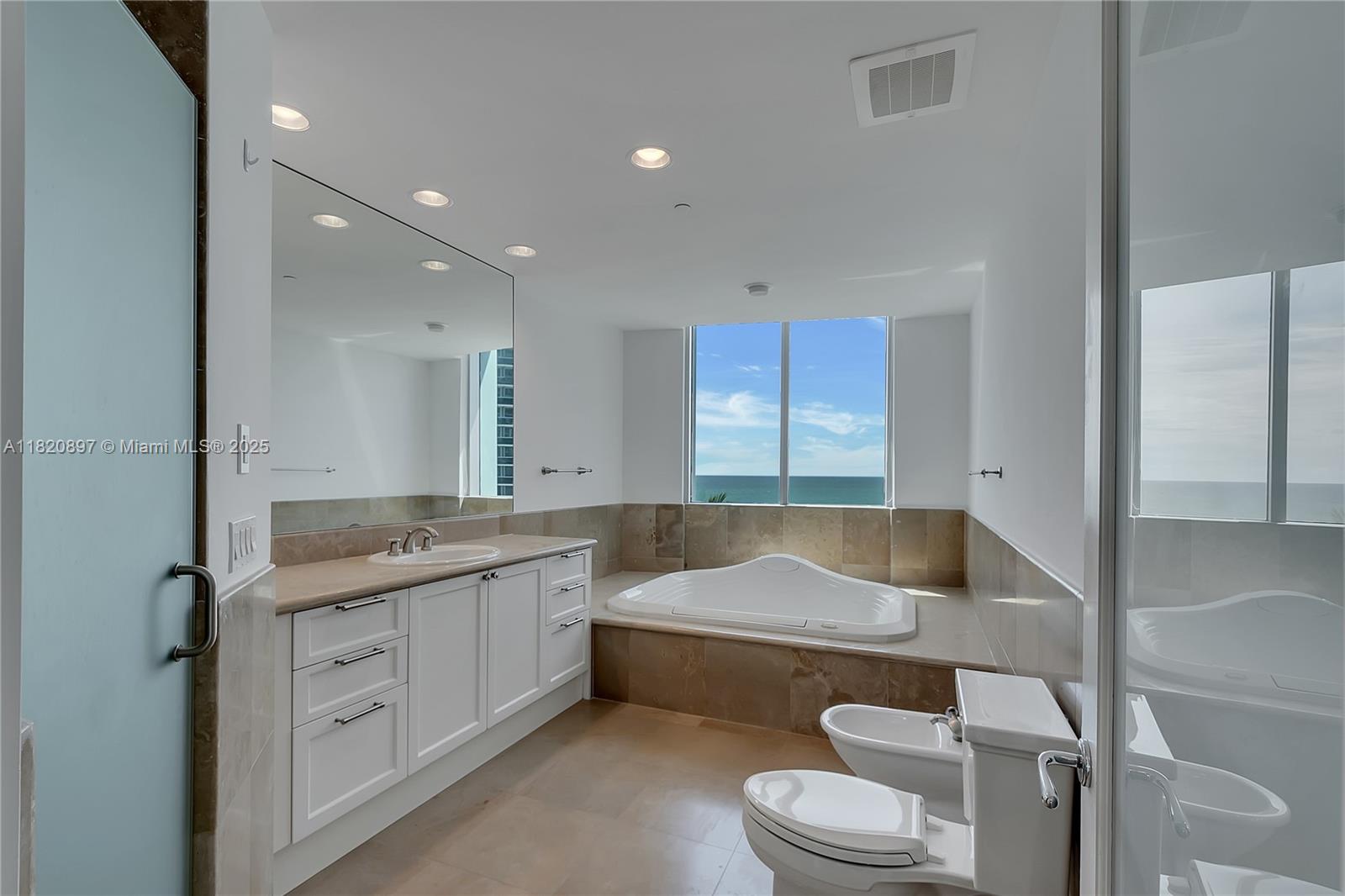 5959 Collins Ave #802, Miami Beach, Florida image 15