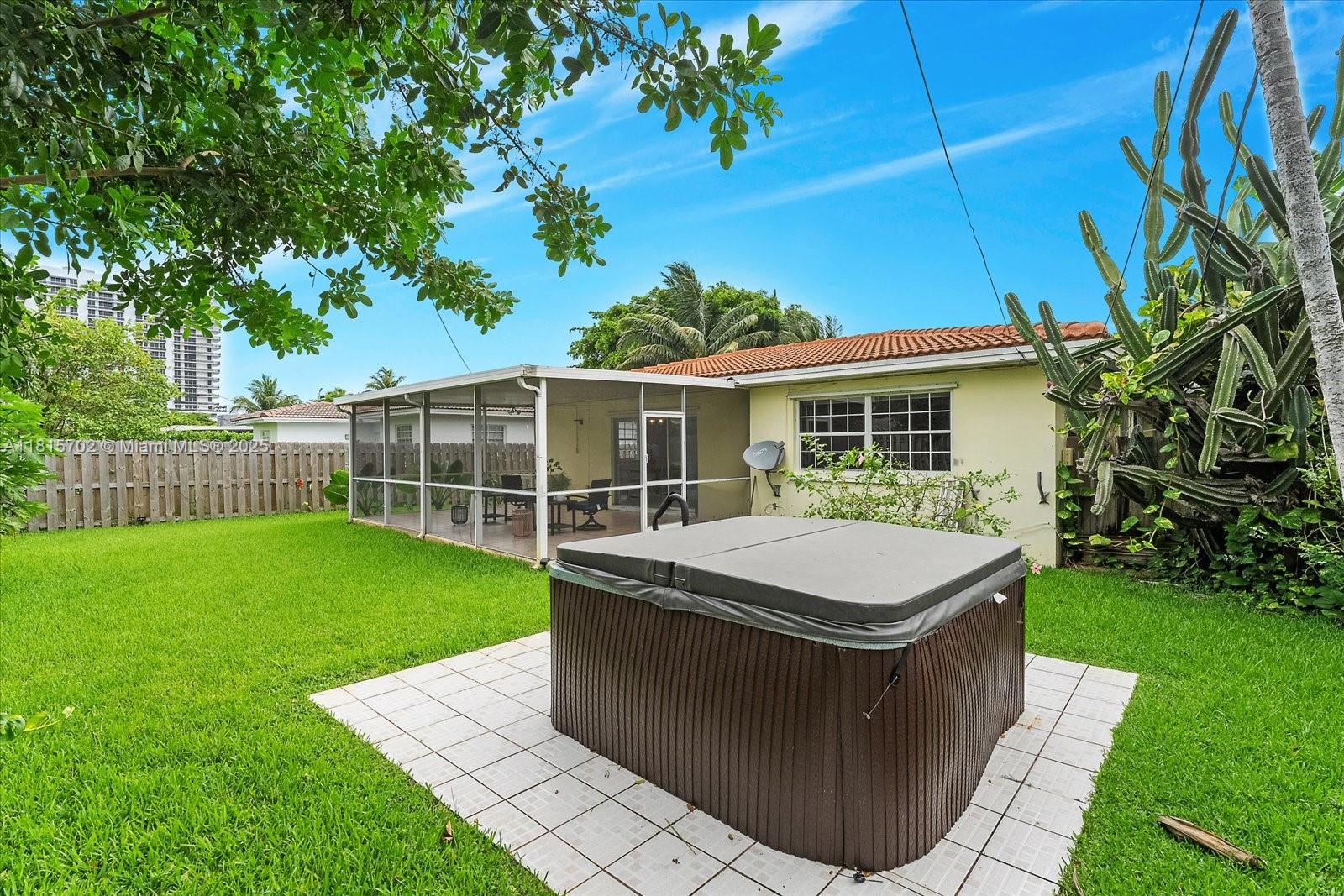 7512 Mutiny Ave, North Bay Village, Florida image 10