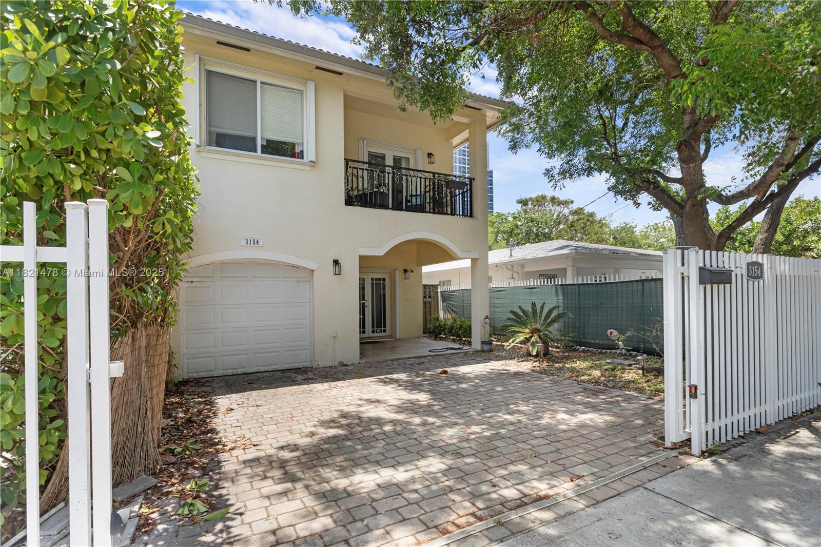 3154 Plaza St, Miami, Florida image 17