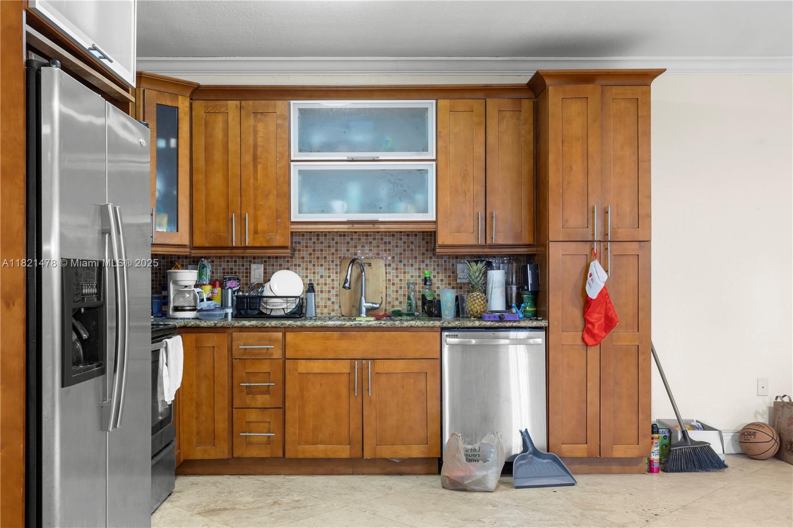 3154 Plaza St, Miami, Florida image 7