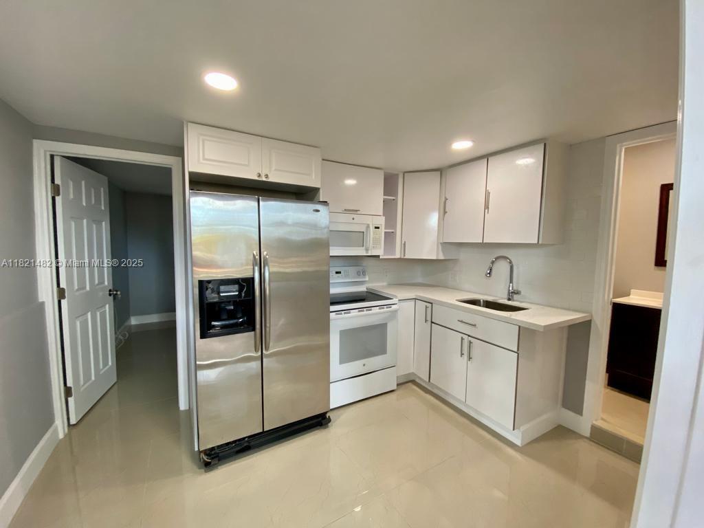 345 NE 168th St, North Miami Beach, Florida image 12