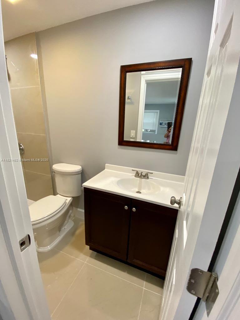 345 NE 168th St, North Miami Beach, Florida image 13