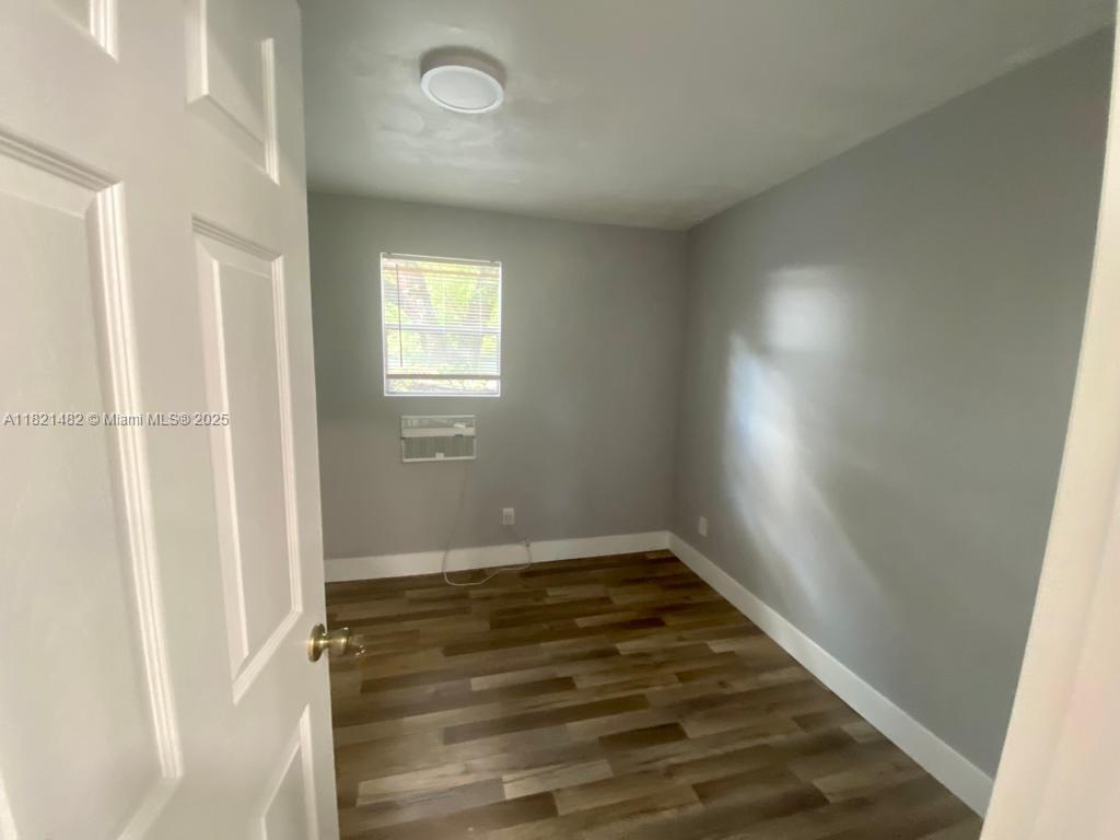 345 NE 168th St, North Miami Beach, Florida image 2