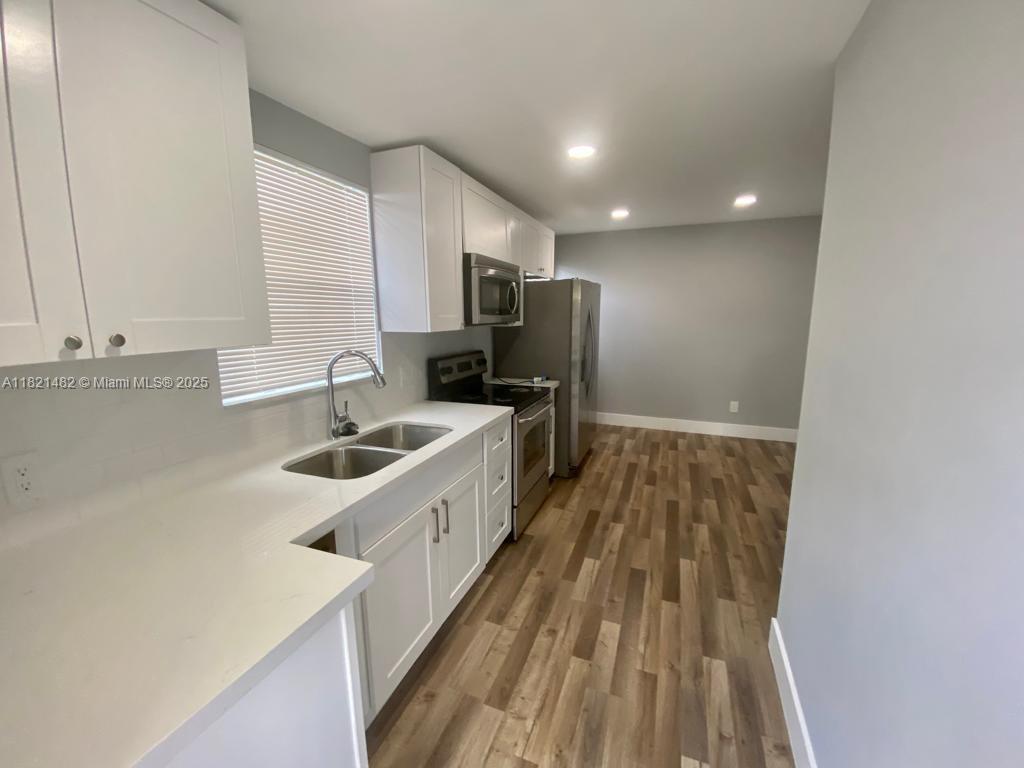 345 NE 168th St, North Miami Beach, Florida image 9