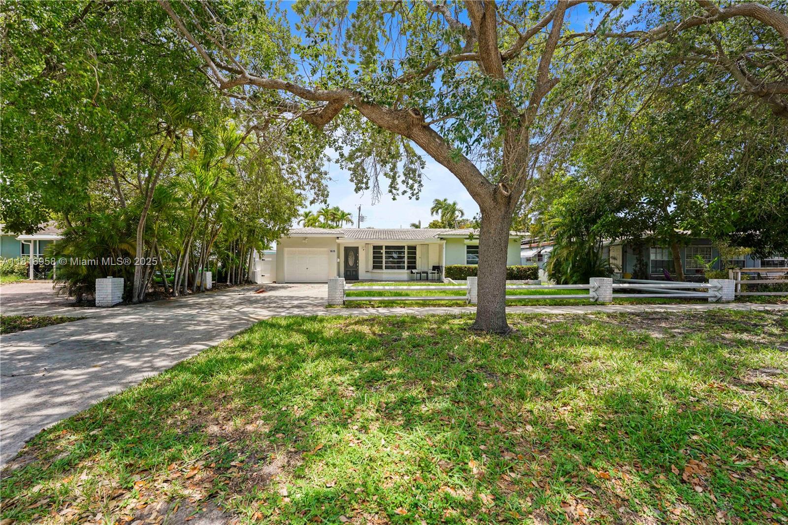 Residential, Hollywood, Florida image 4