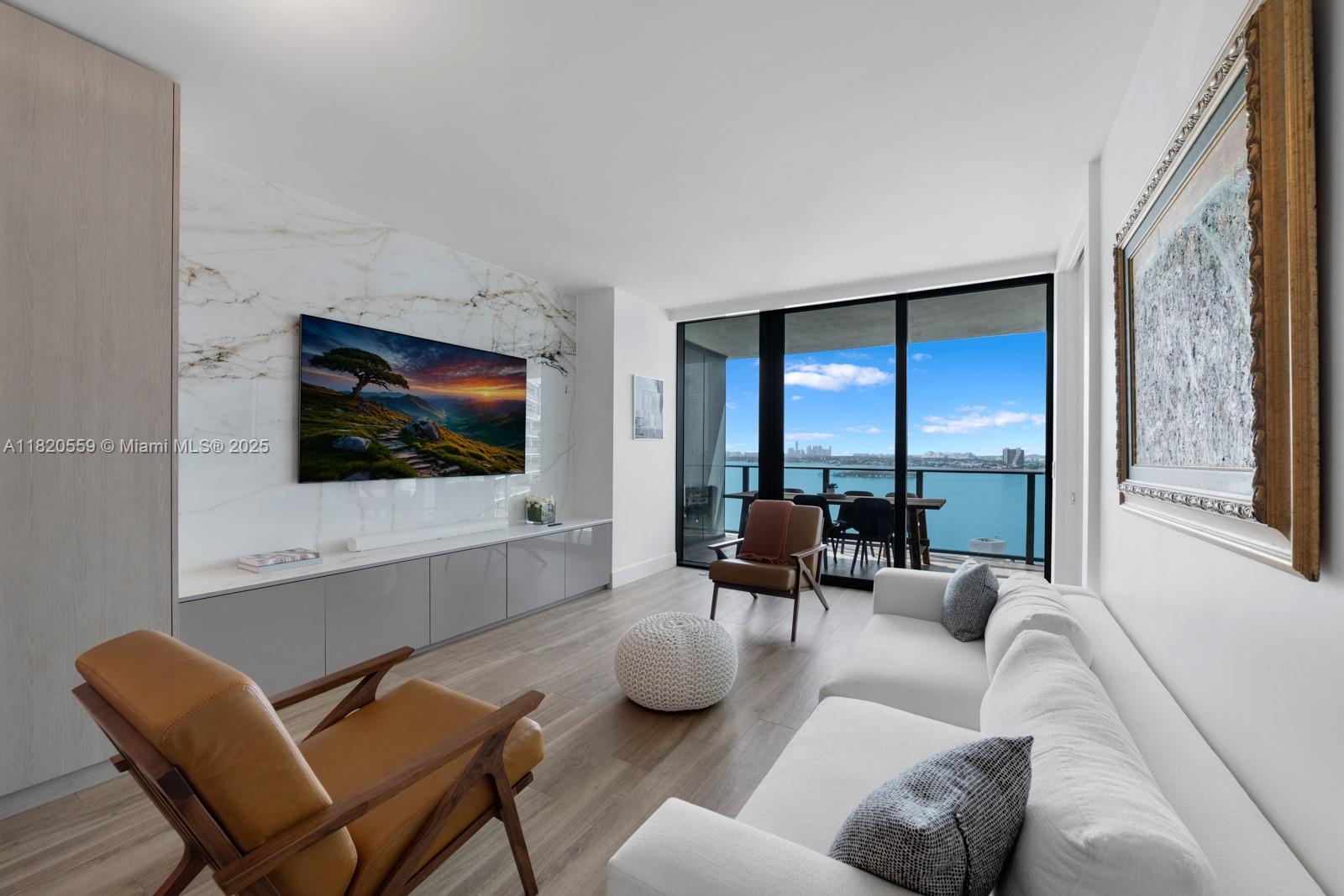 Apartamento à Venda em Miami, FL