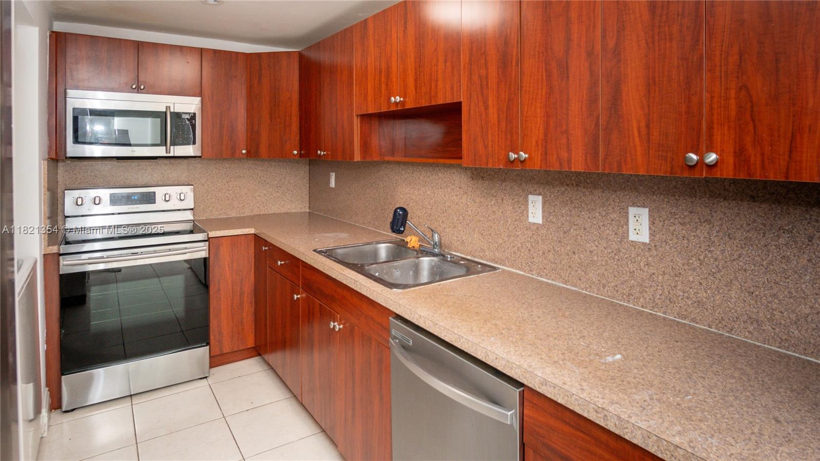 Property photo # 0