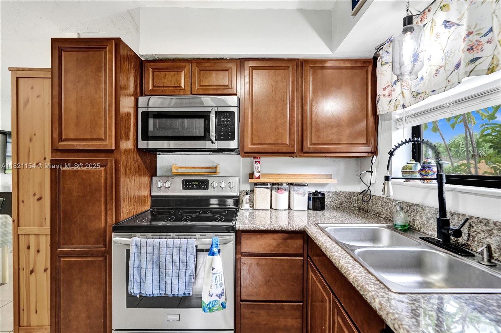 2041 Arcadia Dr, Miramar, Florida image 18