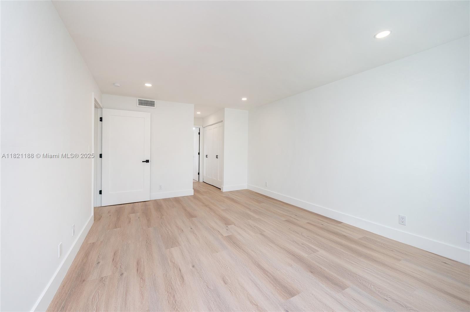 100 Lakeview Dr #317, Weston, Florida image 10