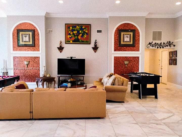 5706 White Hickory Cir, Tamarac, Florida image 2