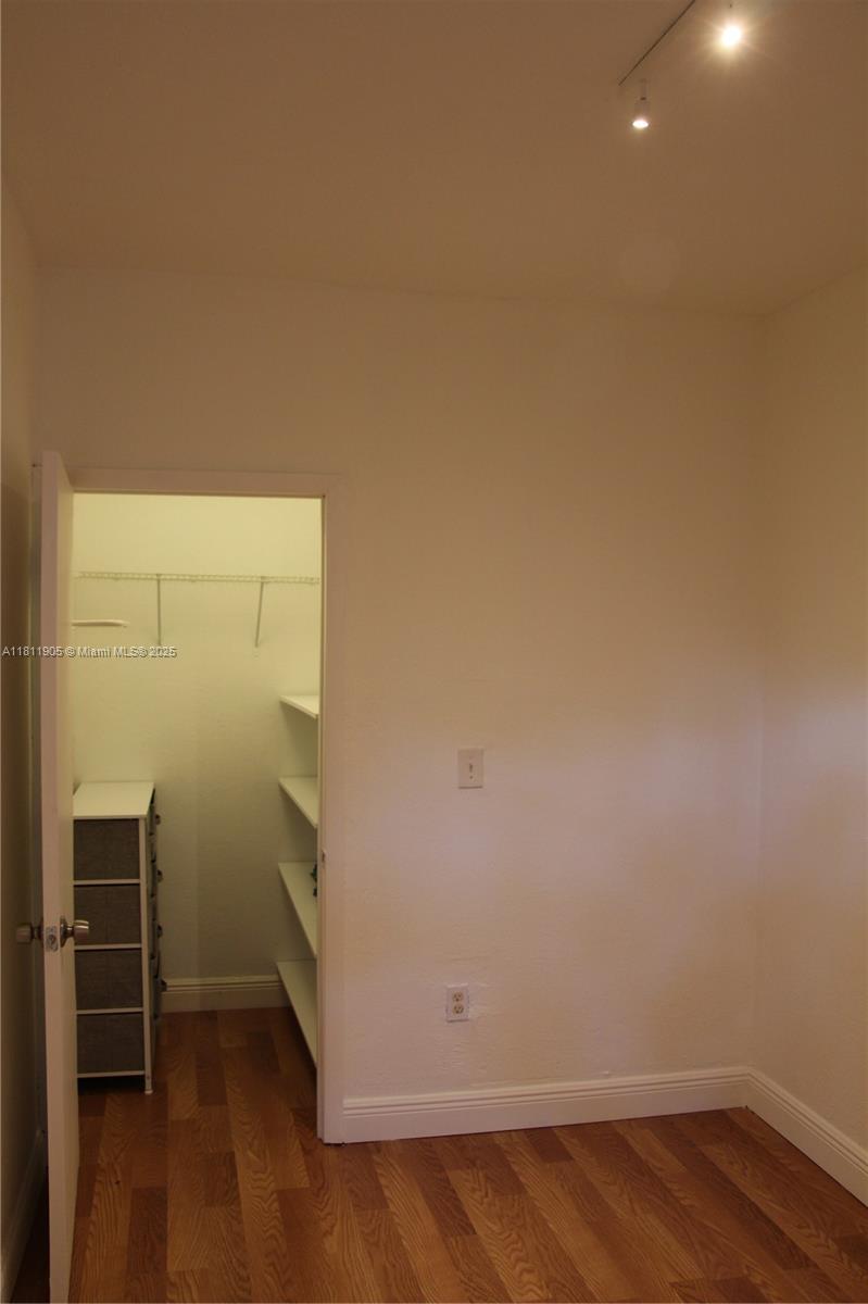 Residentialincome, Miami, Florida image 10