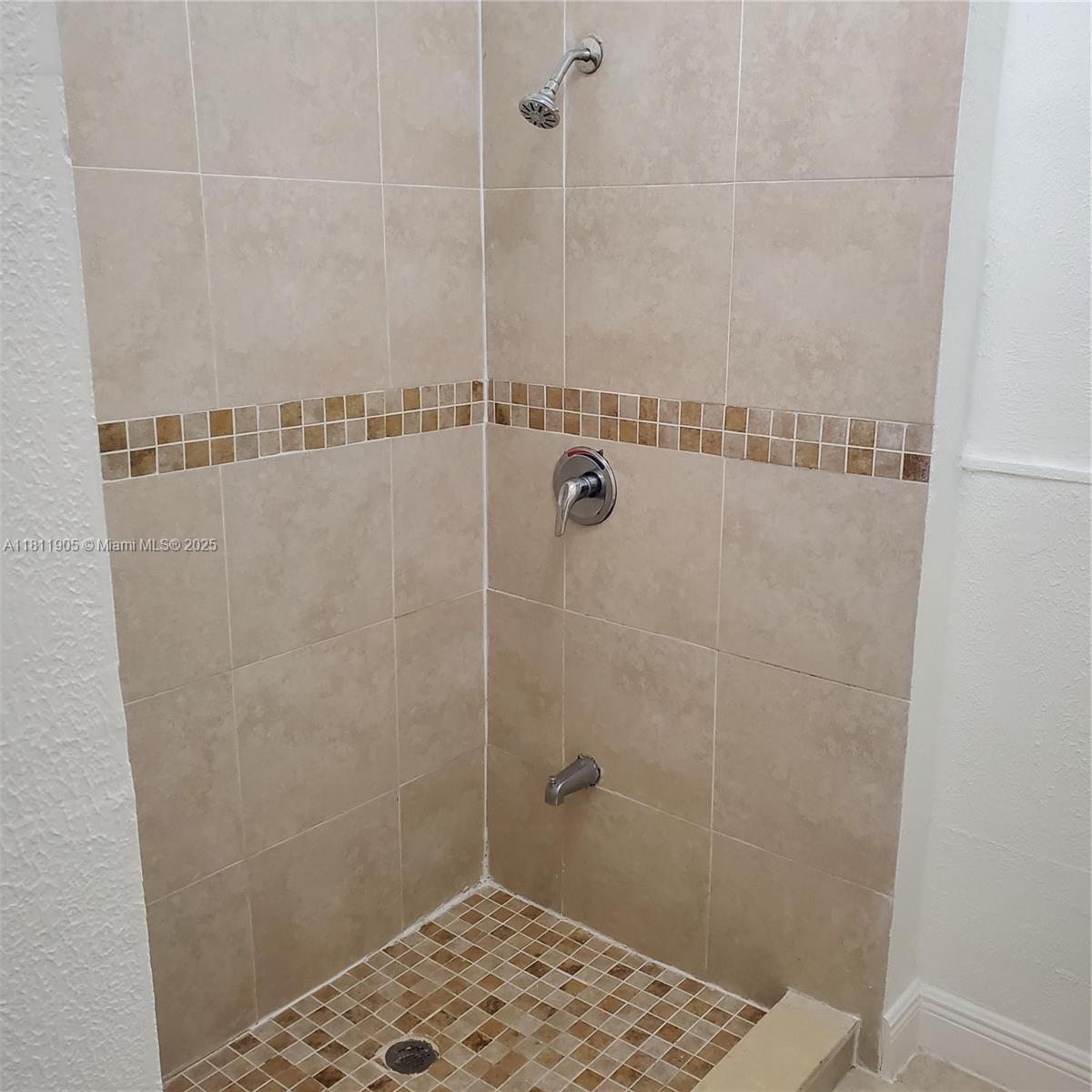 Residentialincome, Miami, Florida image 15
