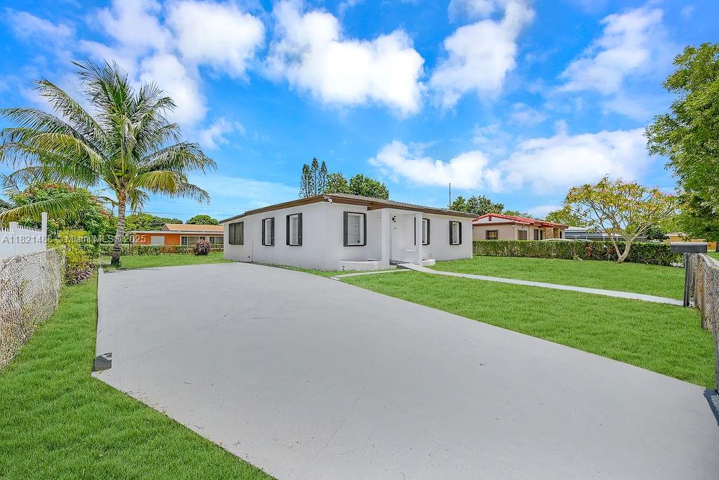 2791 NW 151st Ter, Miami Gardens, Florida image 3