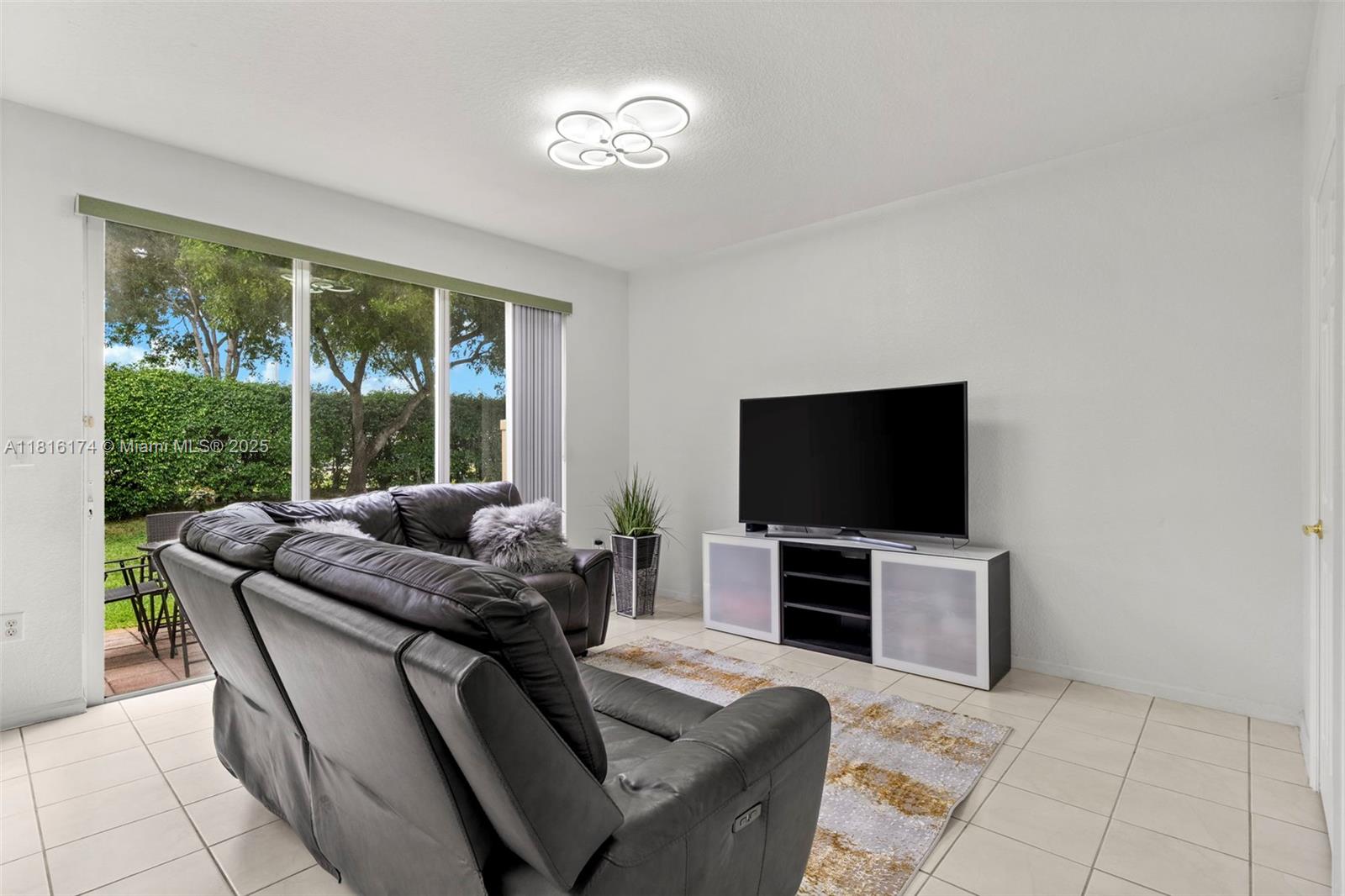 1968 NW 79th Way, Pembroke Pines, Florida image 12