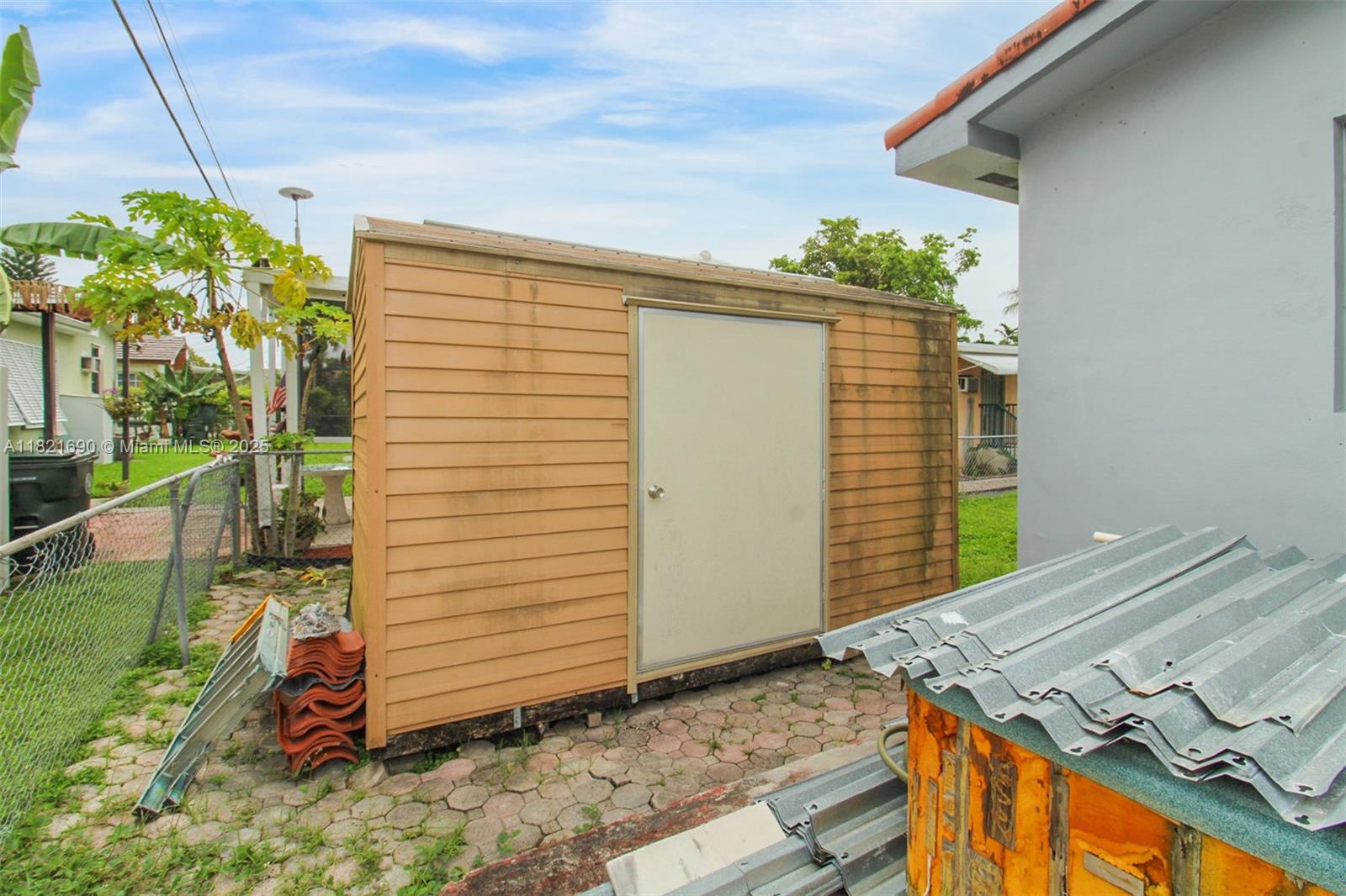 5959 SW 16th Ter, West Miami, Florida image 33