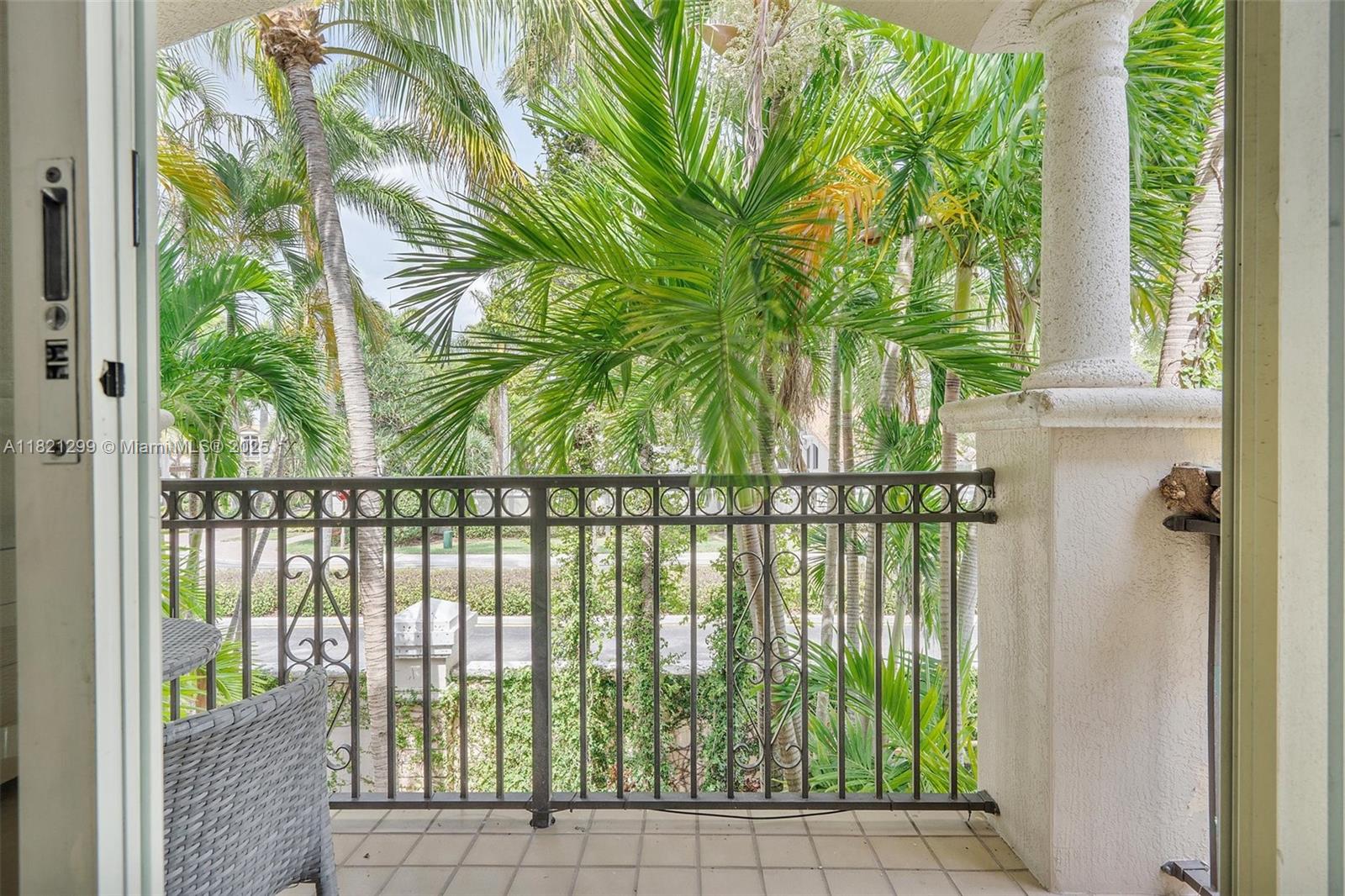 1382 Harbor Vw W, Hollywood, Florida image 24