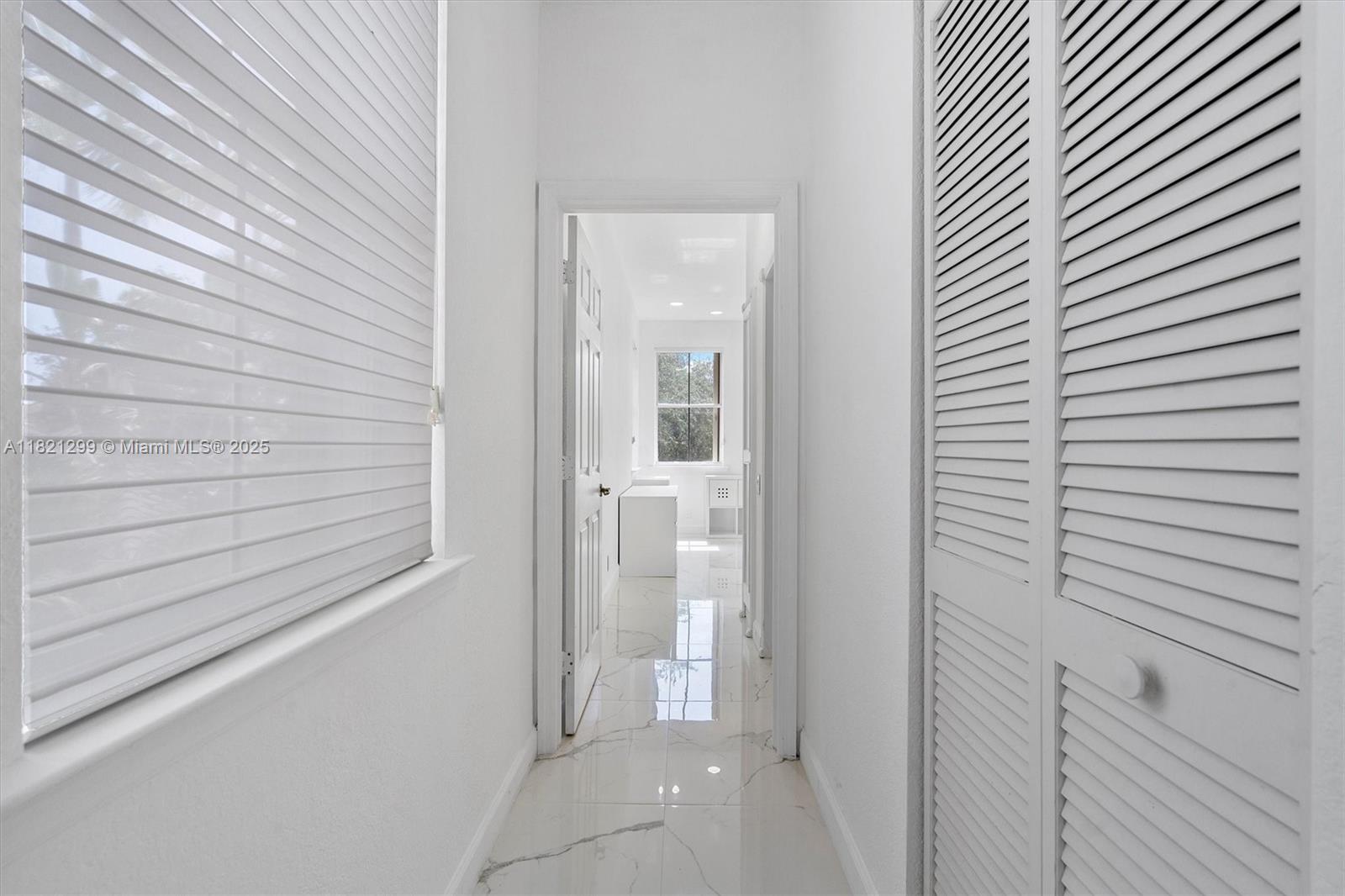 1382 Harbor Vw W, Hollywood, Florida image 40