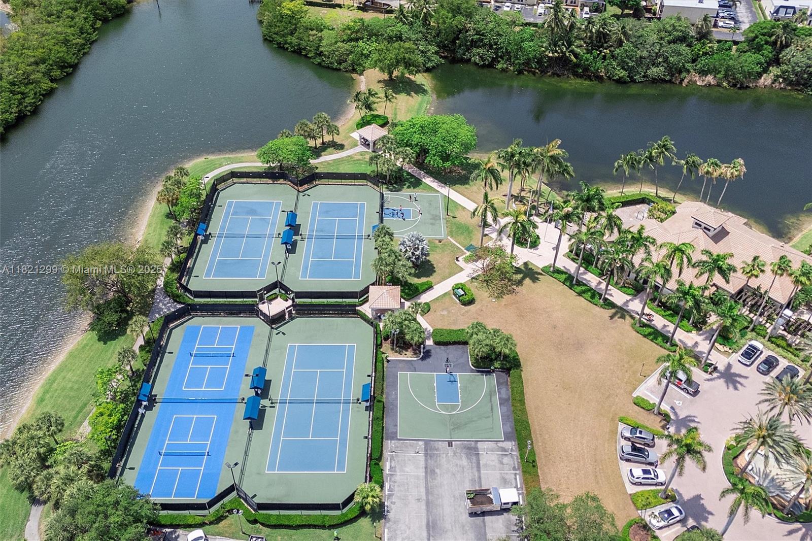 1382 Harbor Vw W, Hollywood, Florida image 45
