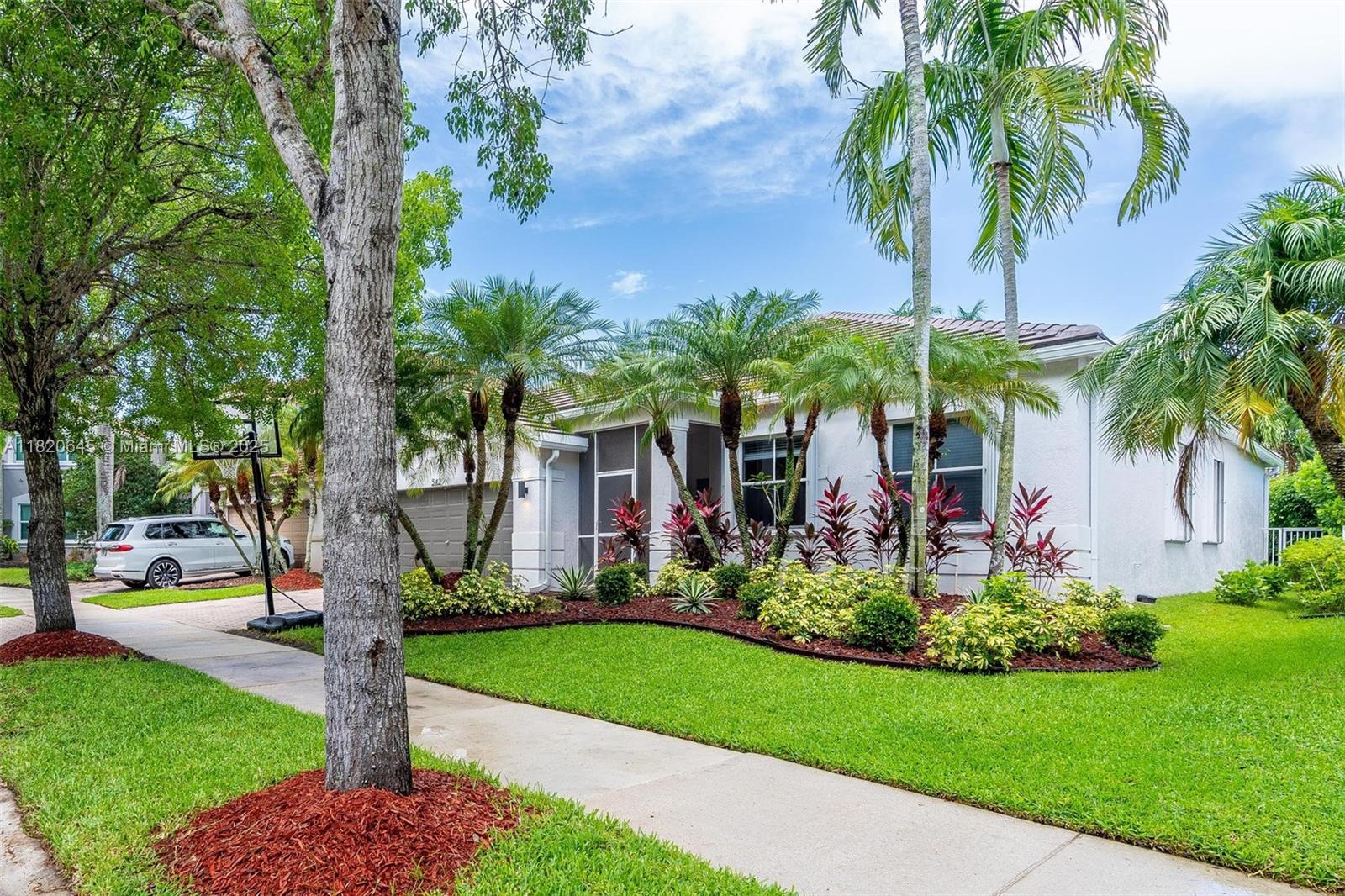 542 Penta Ct, Weston, Florida image 3