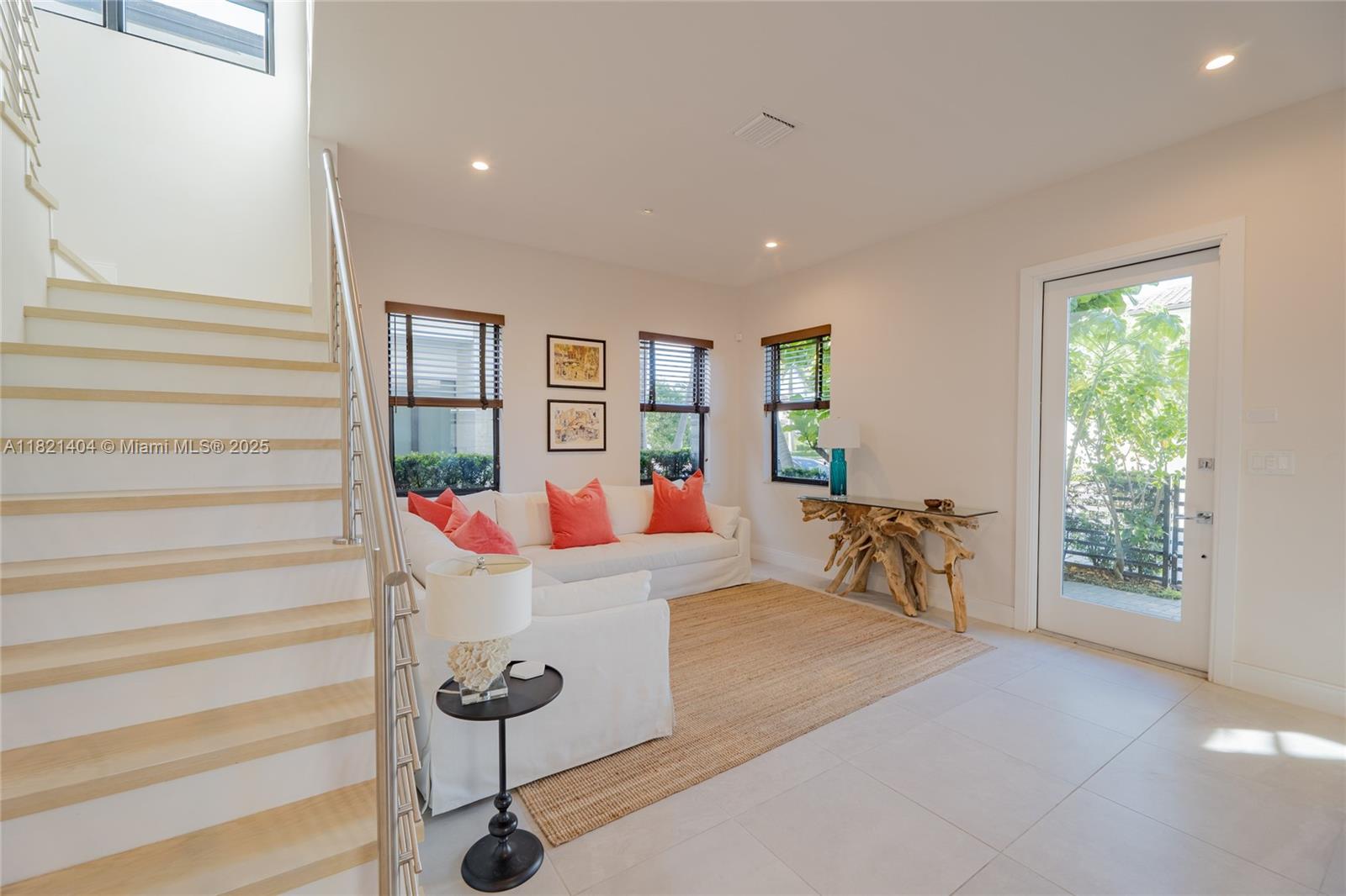 8217 NW 46th St, Doral, Florida image 13