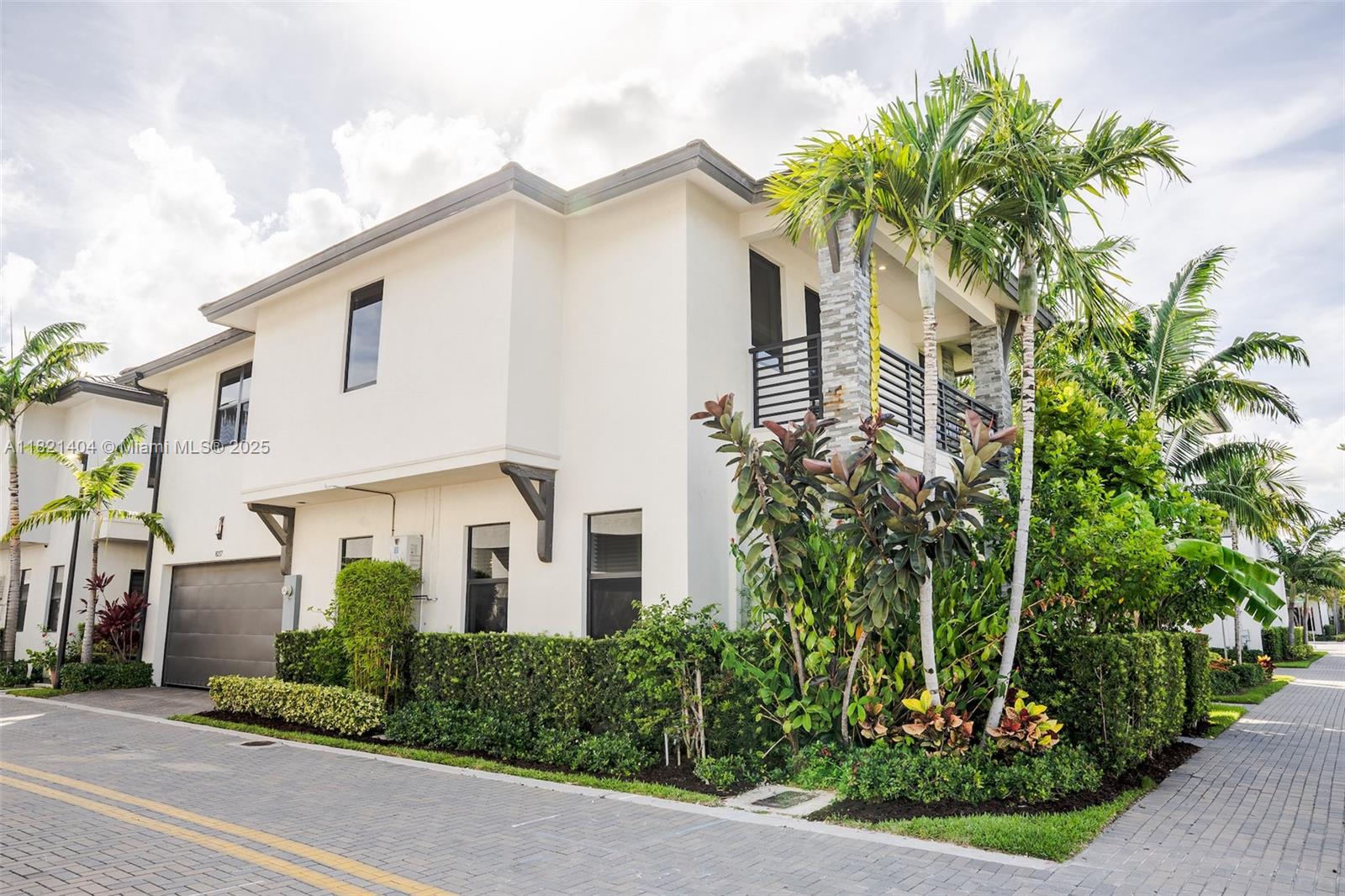 8217 NW 46th St, Doral, Florida image 3