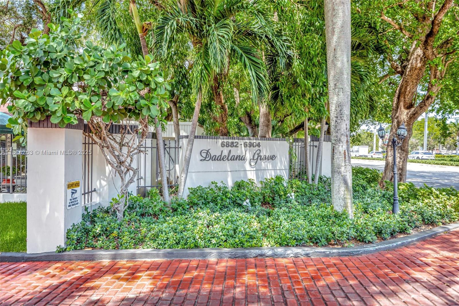 6890 Kendall Dr Unit B301, Pinecrest, Florida 33156