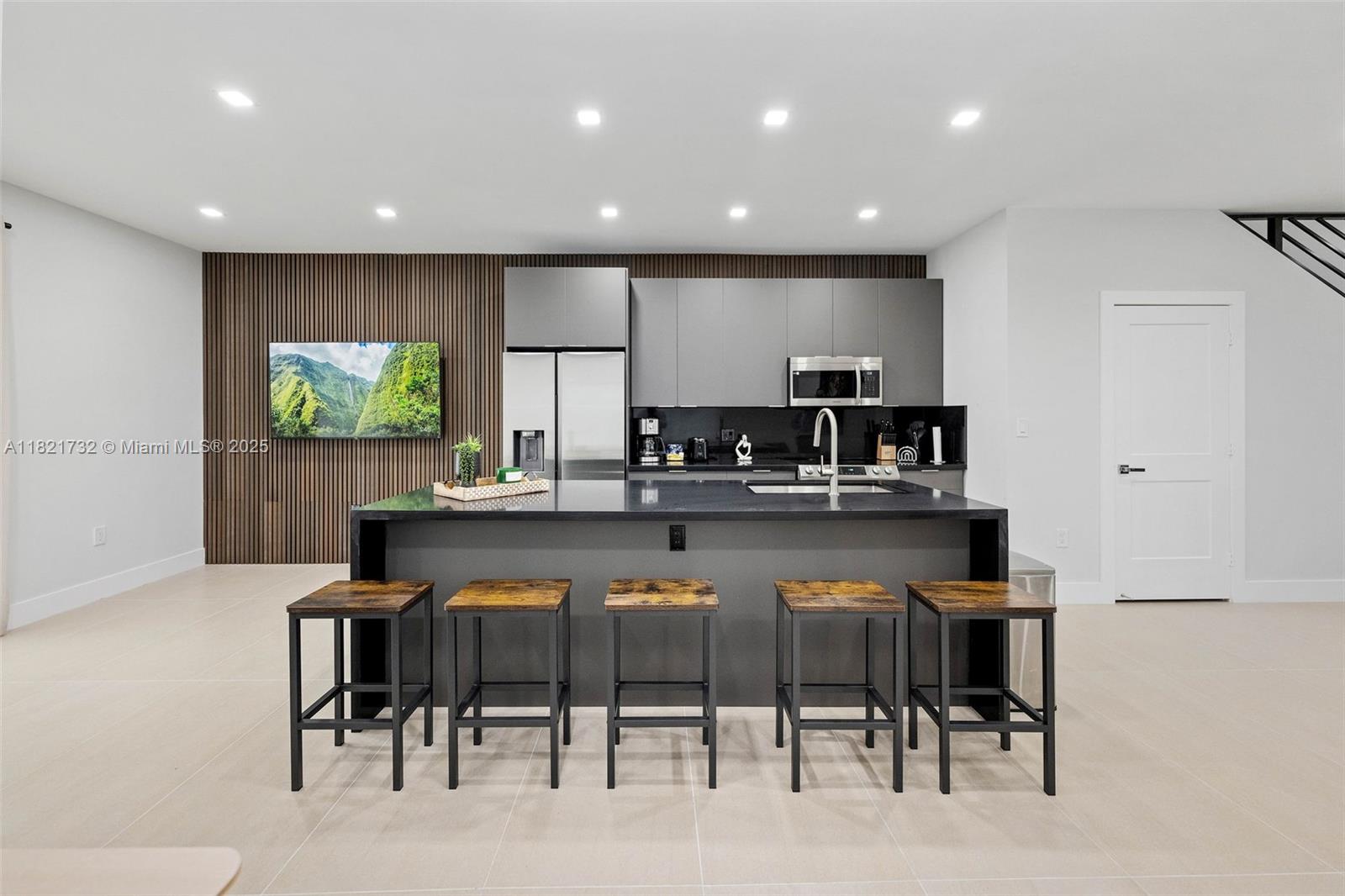 Property photo # 2