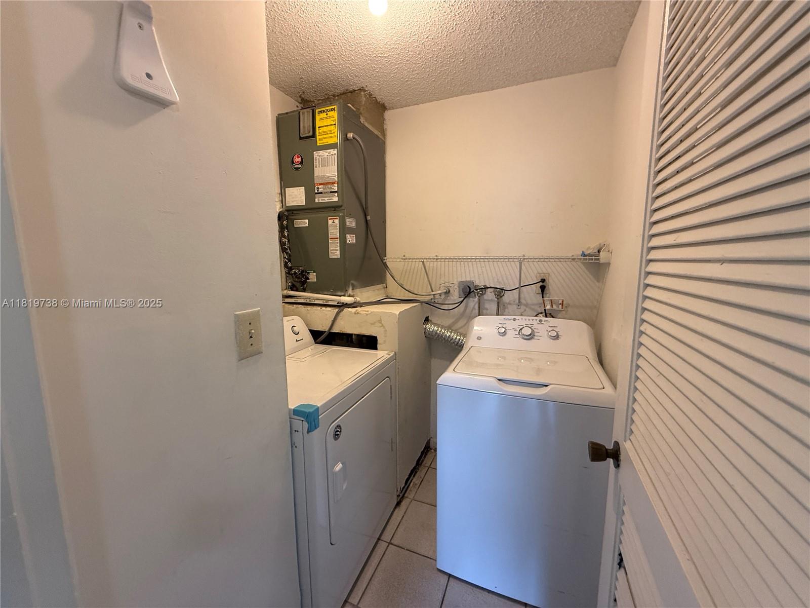 6703 NW 192nd Ter, Hialeah, Florida image 12
