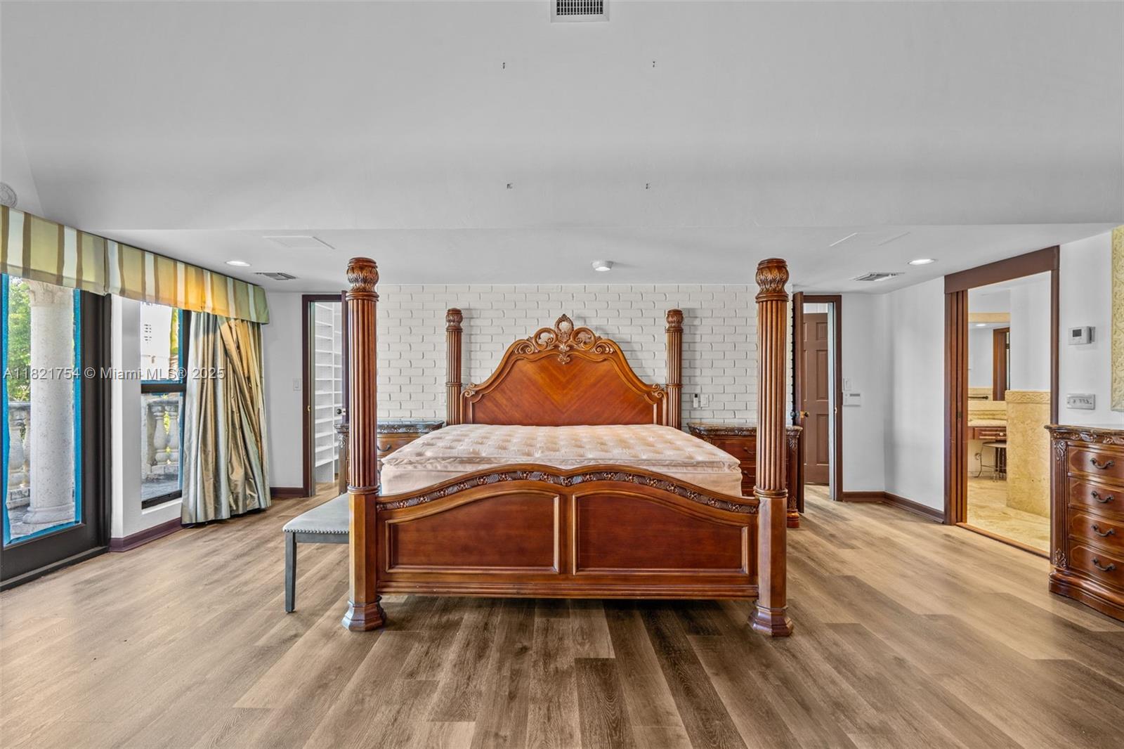 800 Diplomat Pkwy, Hallandale Beach, Florida image 41