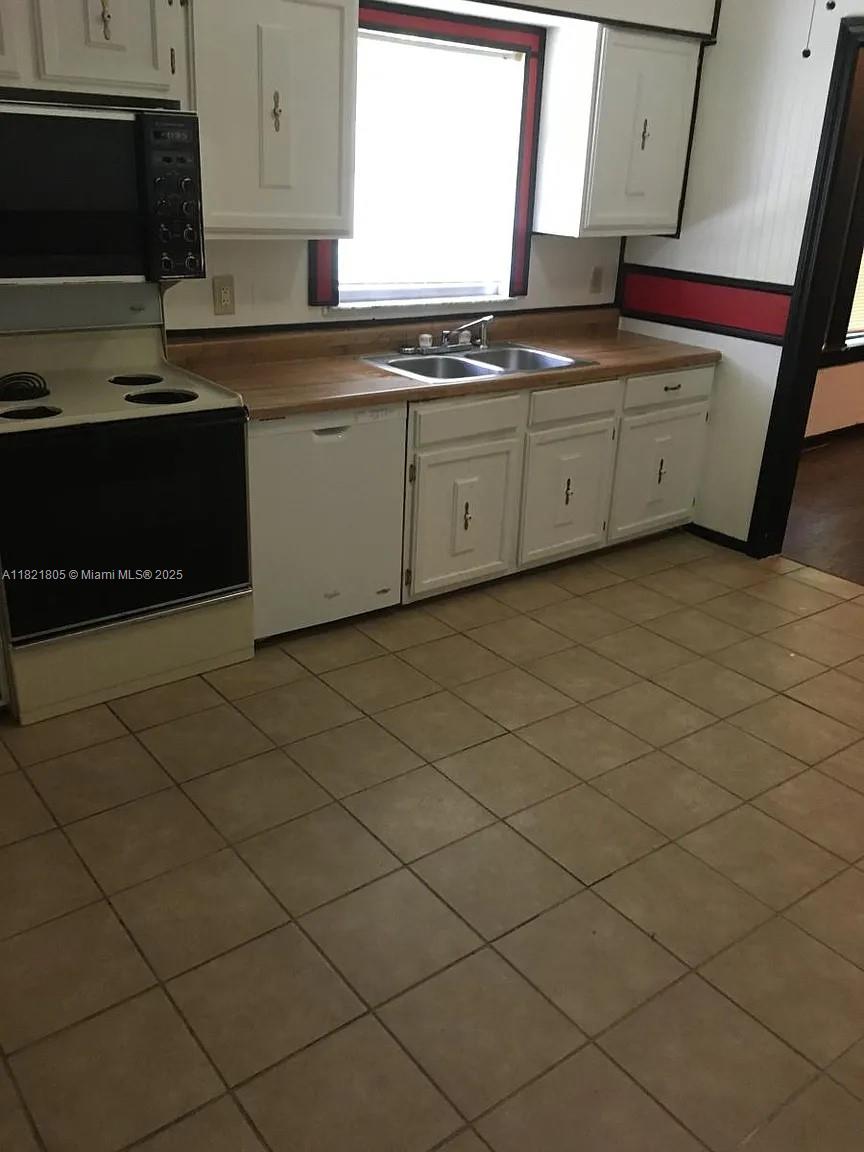 6913 N Highland Ave, Tampa, Florida image 6