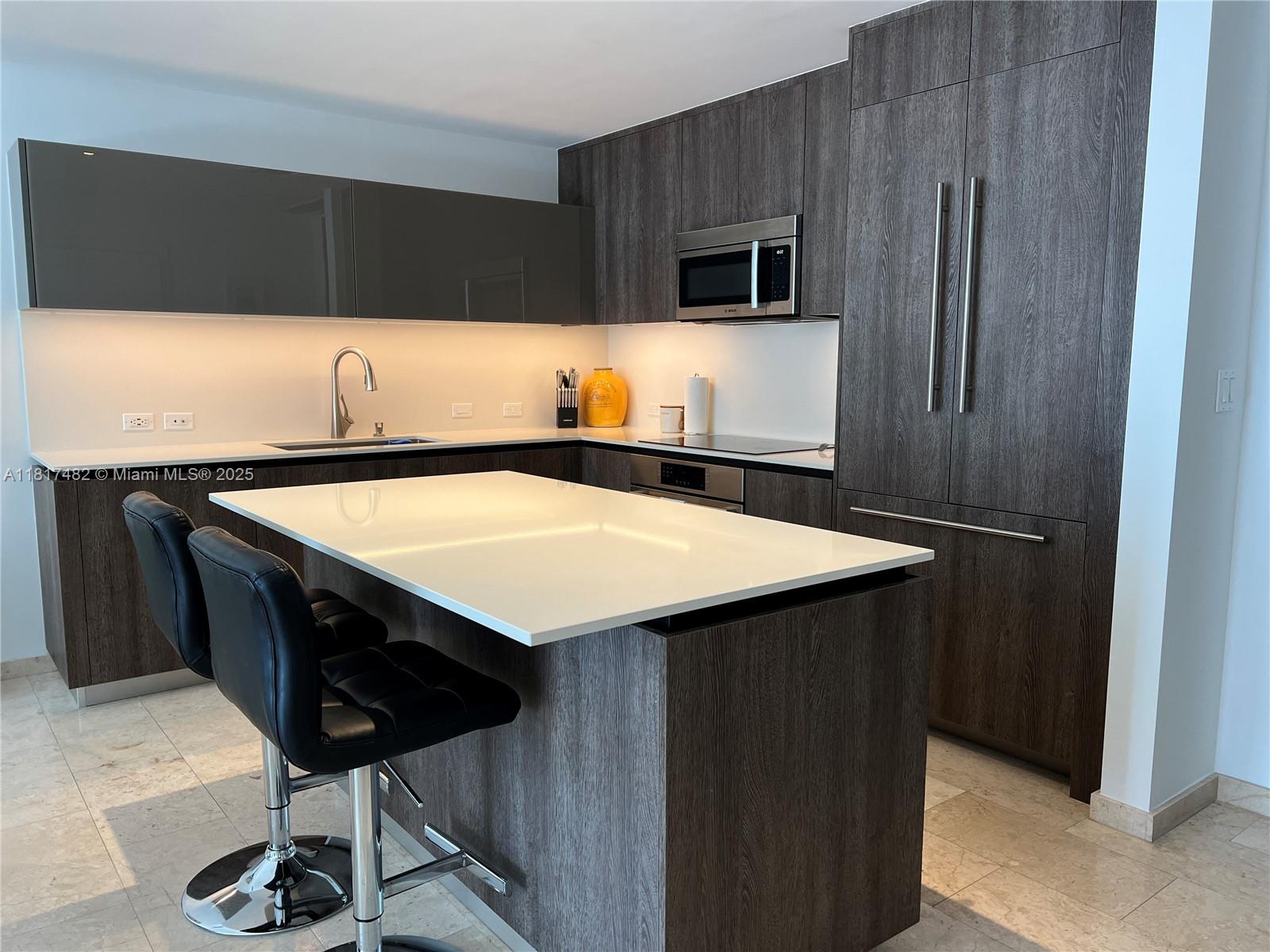 88 SW 7th St #2209, Miami, Florida image 9
