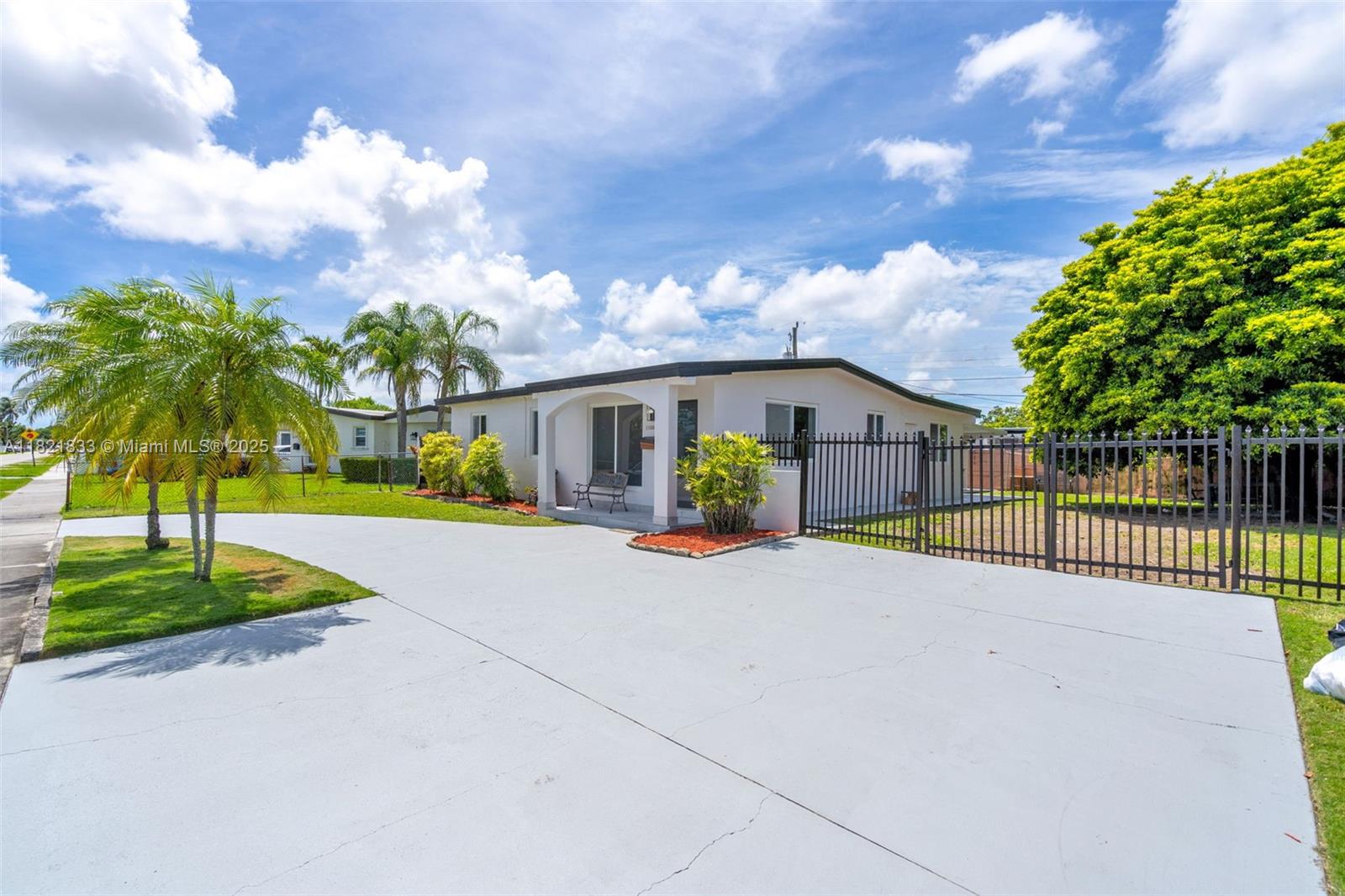 11030 SW 42 St, Miami, Florida image 2